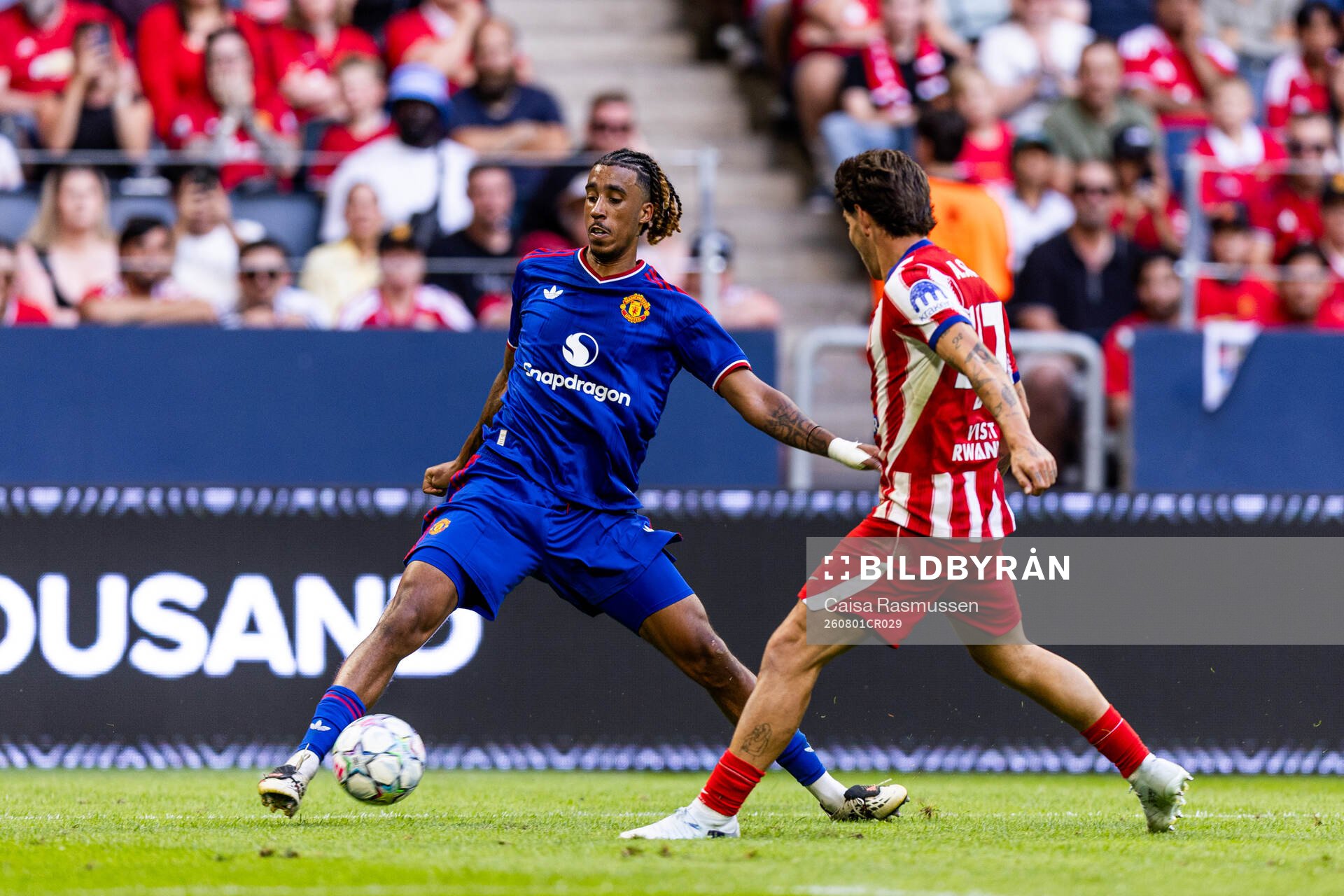 Leny Yoro of Manchester United and Arnau Sola of Atletico