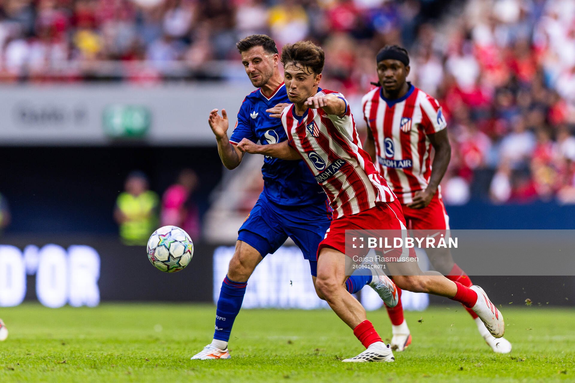 Mason Mount of Manchester United and Castillo of Atletico