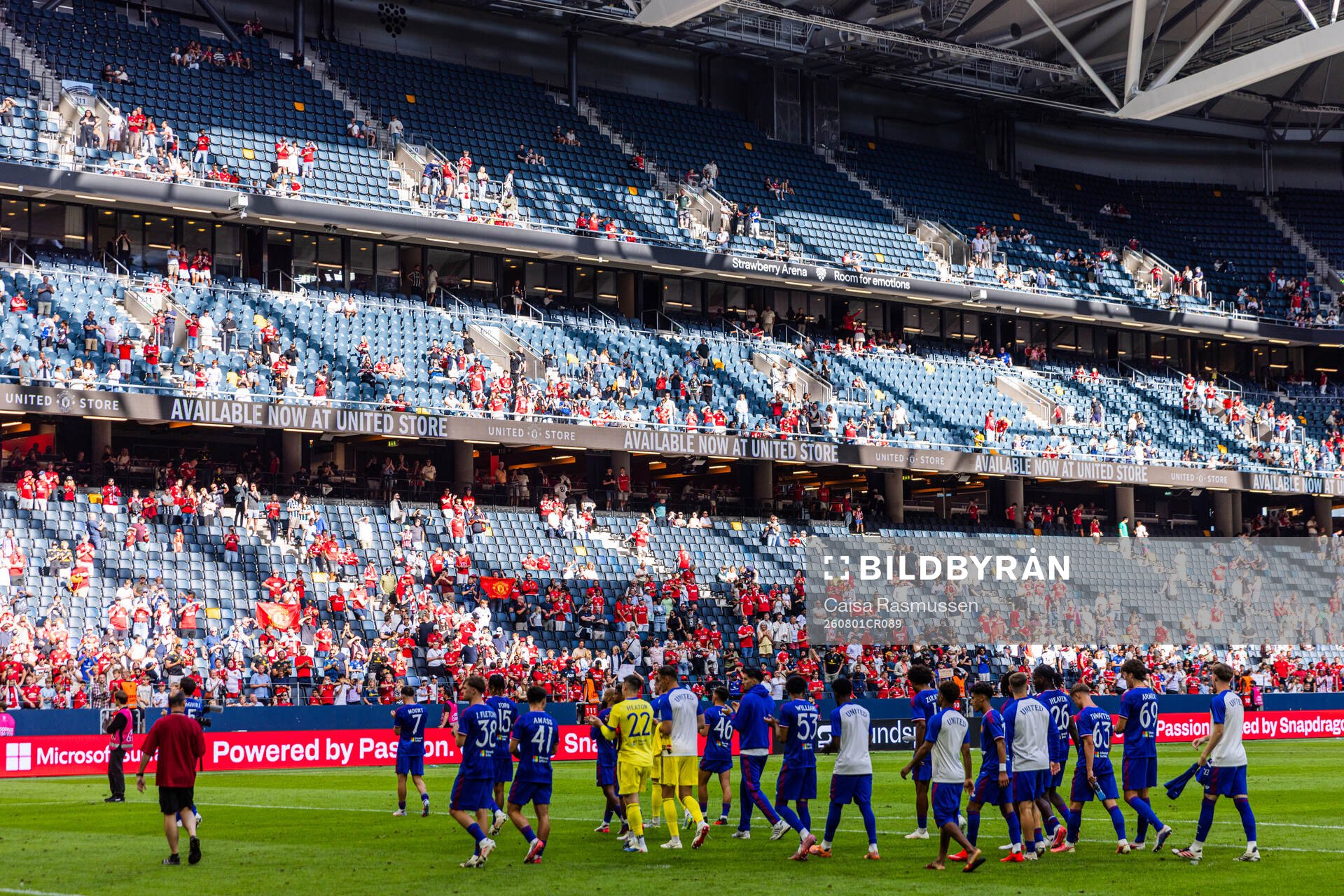 Players of Manchester United thanking the supporters