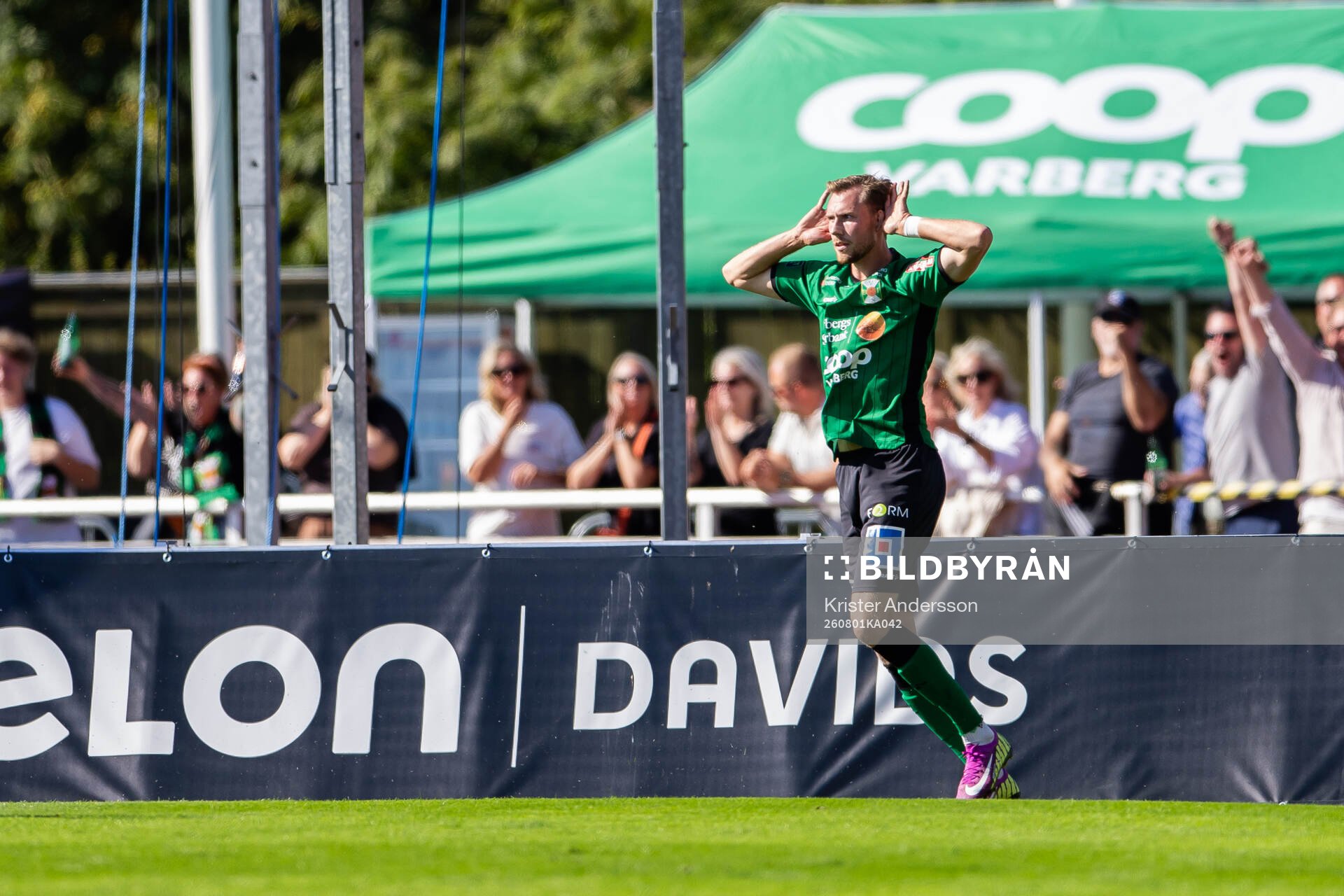 Varbergs Niklas Dahlström jublar