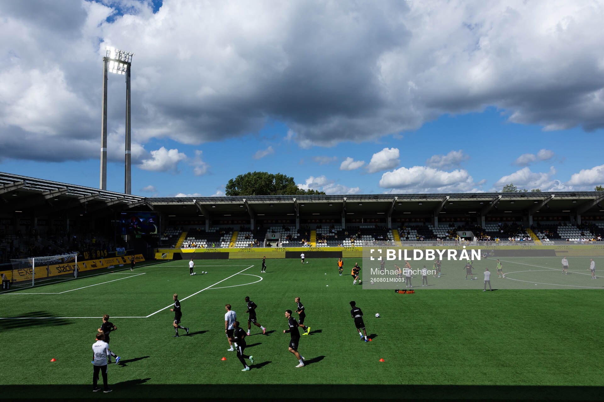 Häckens  spelare värmer upp