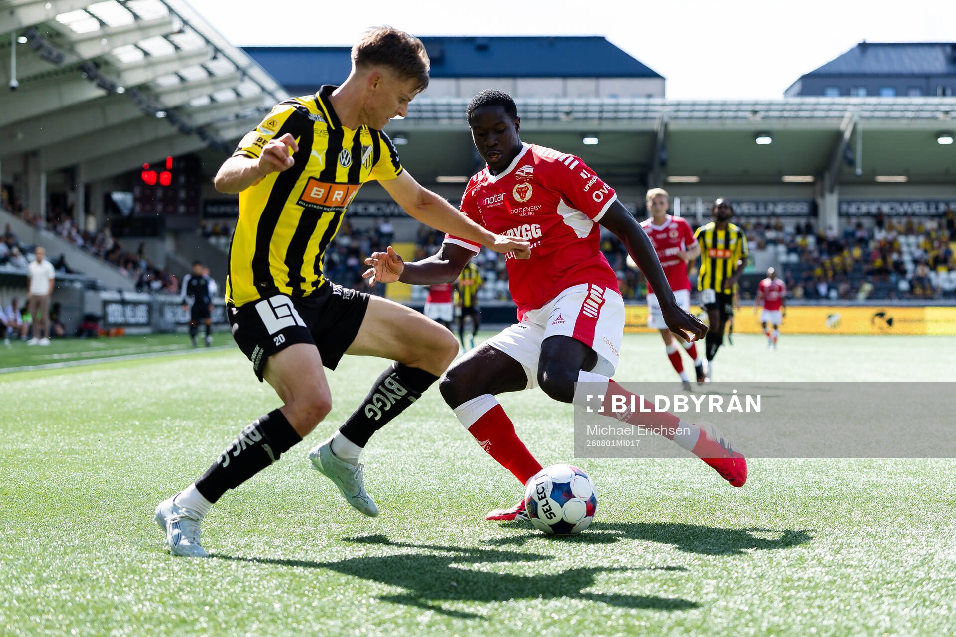 Häckens Adrian Svanbäck och Kalmars Aboubacar Keita