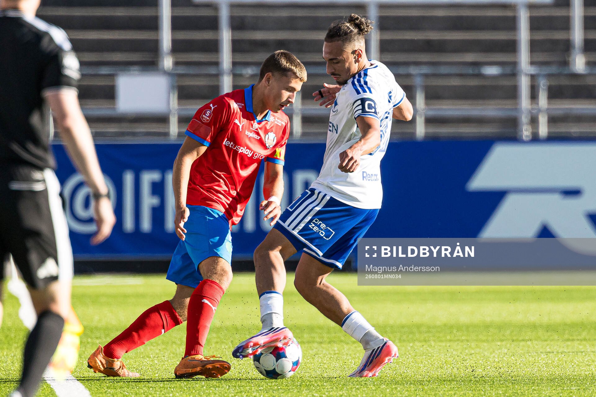 Helsingborgs Omar Ademovic och IFK Norrköpings Moutaz