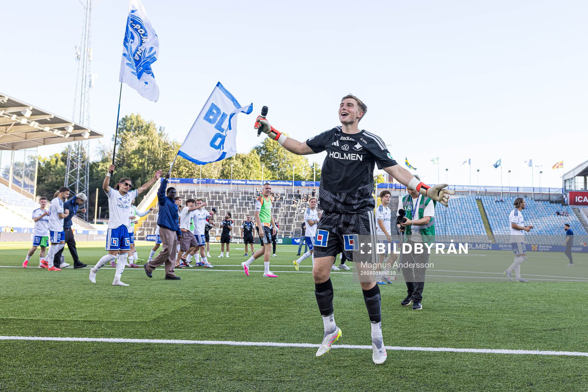 IFK Norrköpings målvakt Theo Krantz jublar