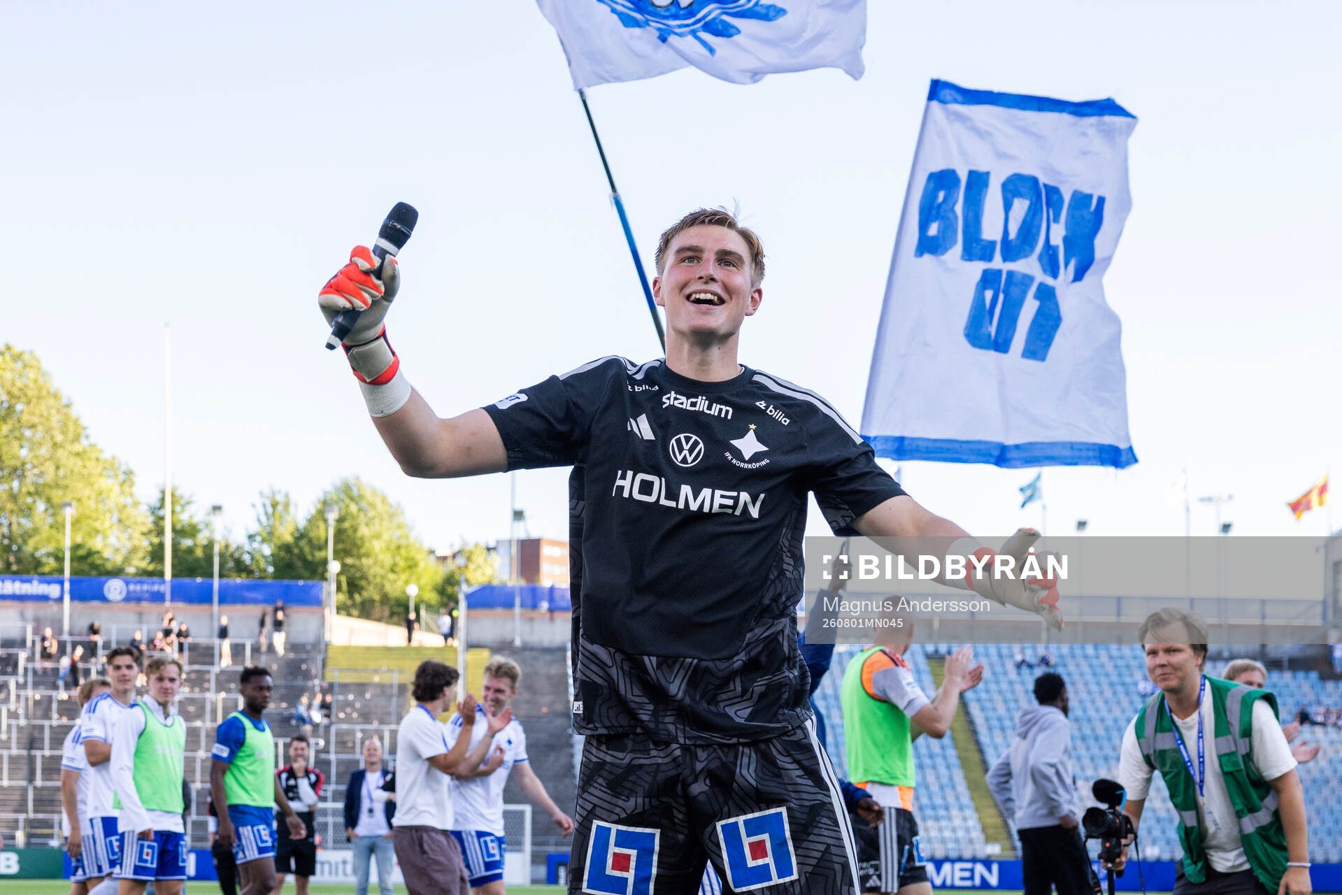 IFK Norrköpings målvakt Theo Krantz jublar