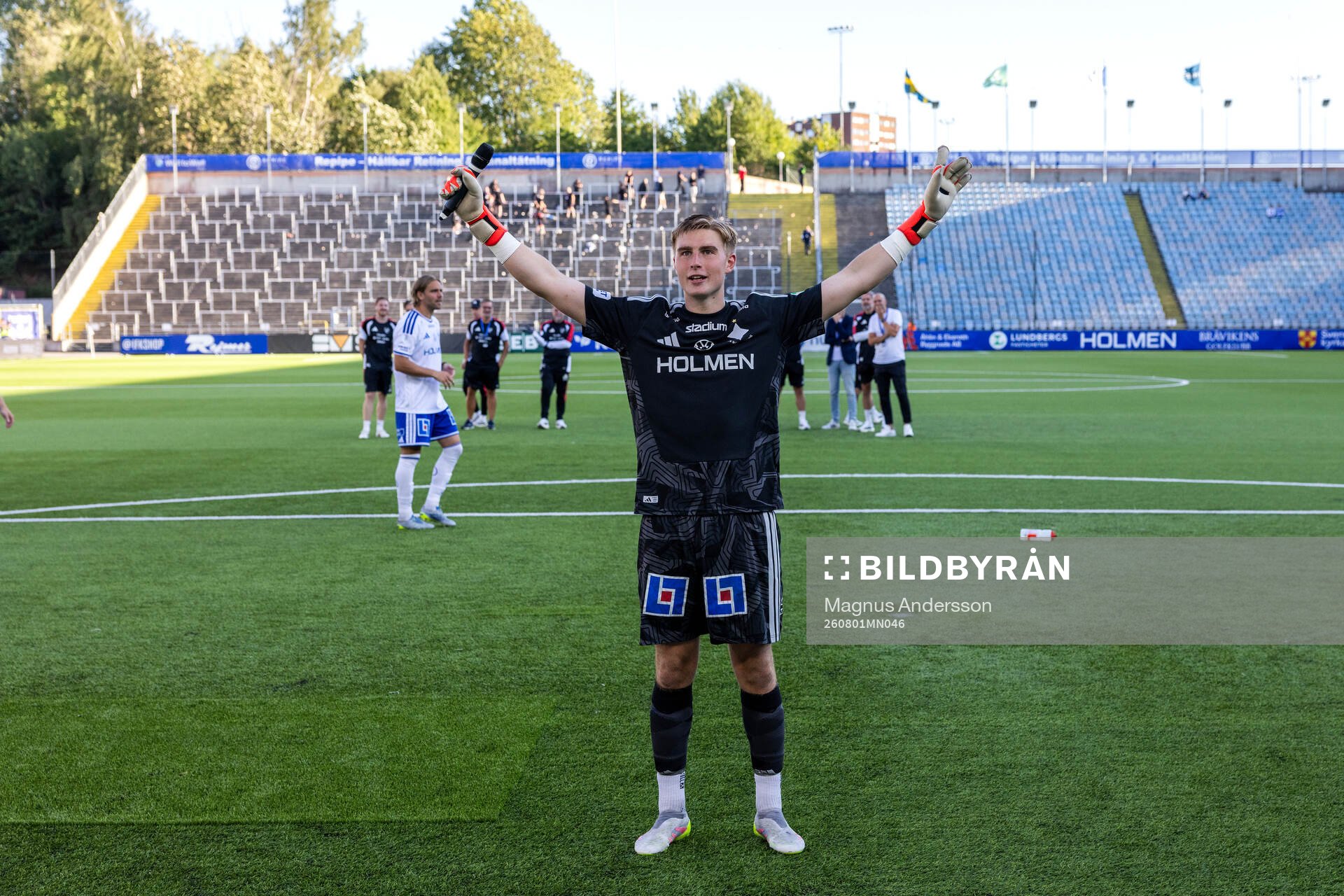 IFK Norrköpings målvakt Theo Krantz jublar