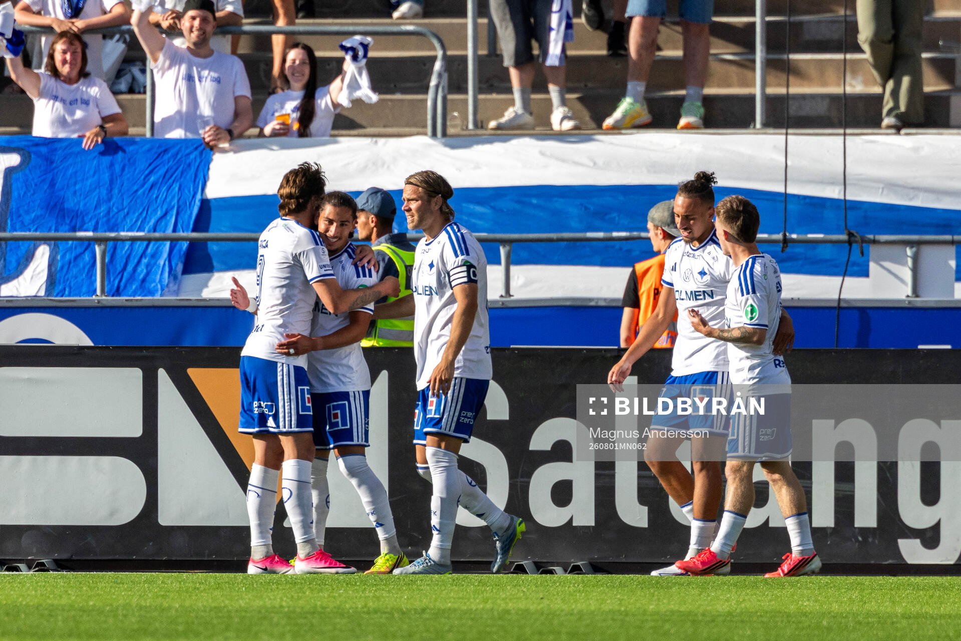 IFK Norrköpings Elias Jemal jublar med lagkamrater