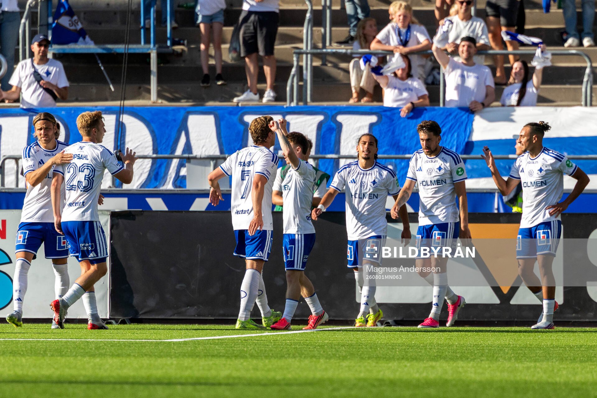 IFK Norrköpings Elias Jemal jublar med lagkamrater