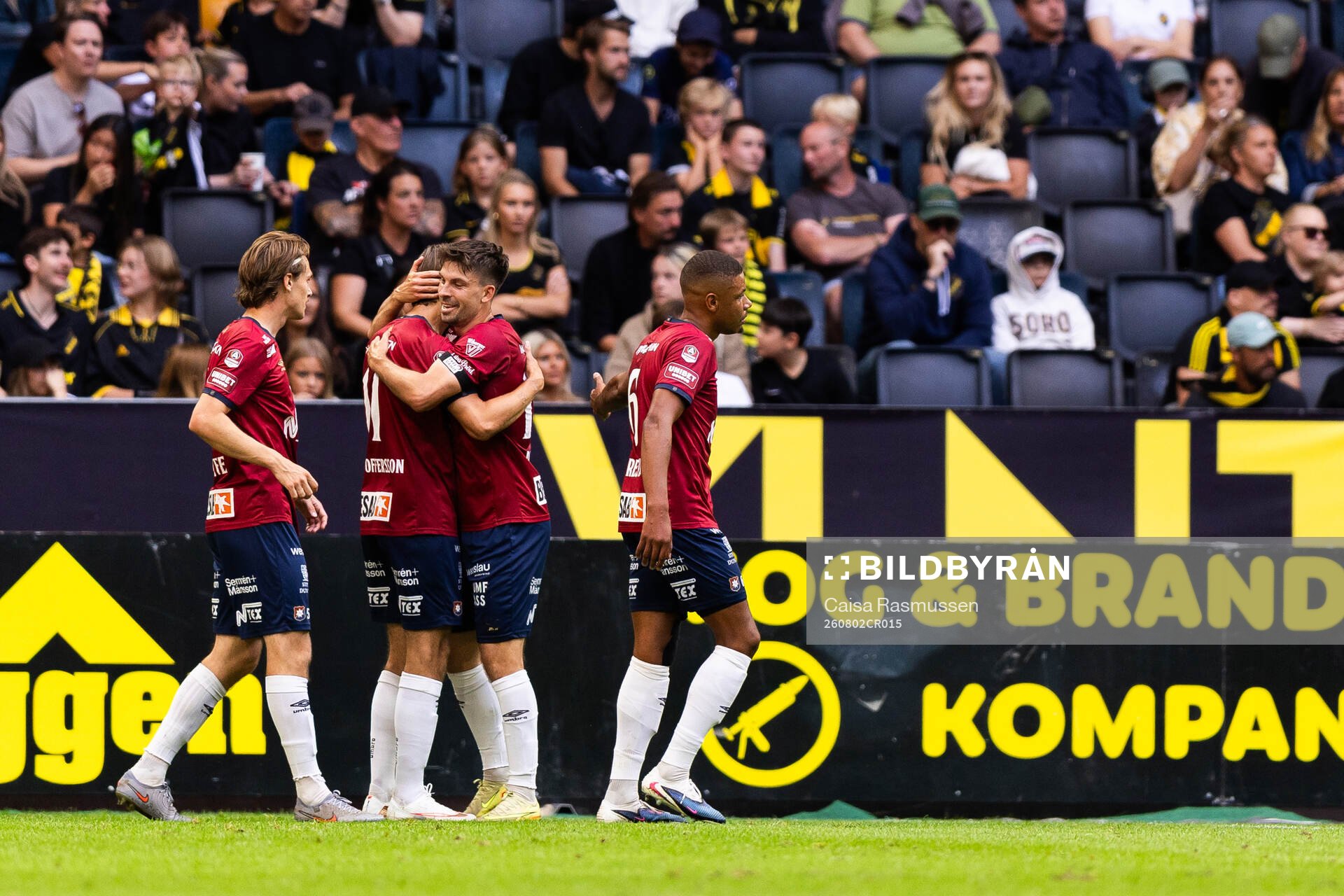 Spelare ur Örgryte jublar