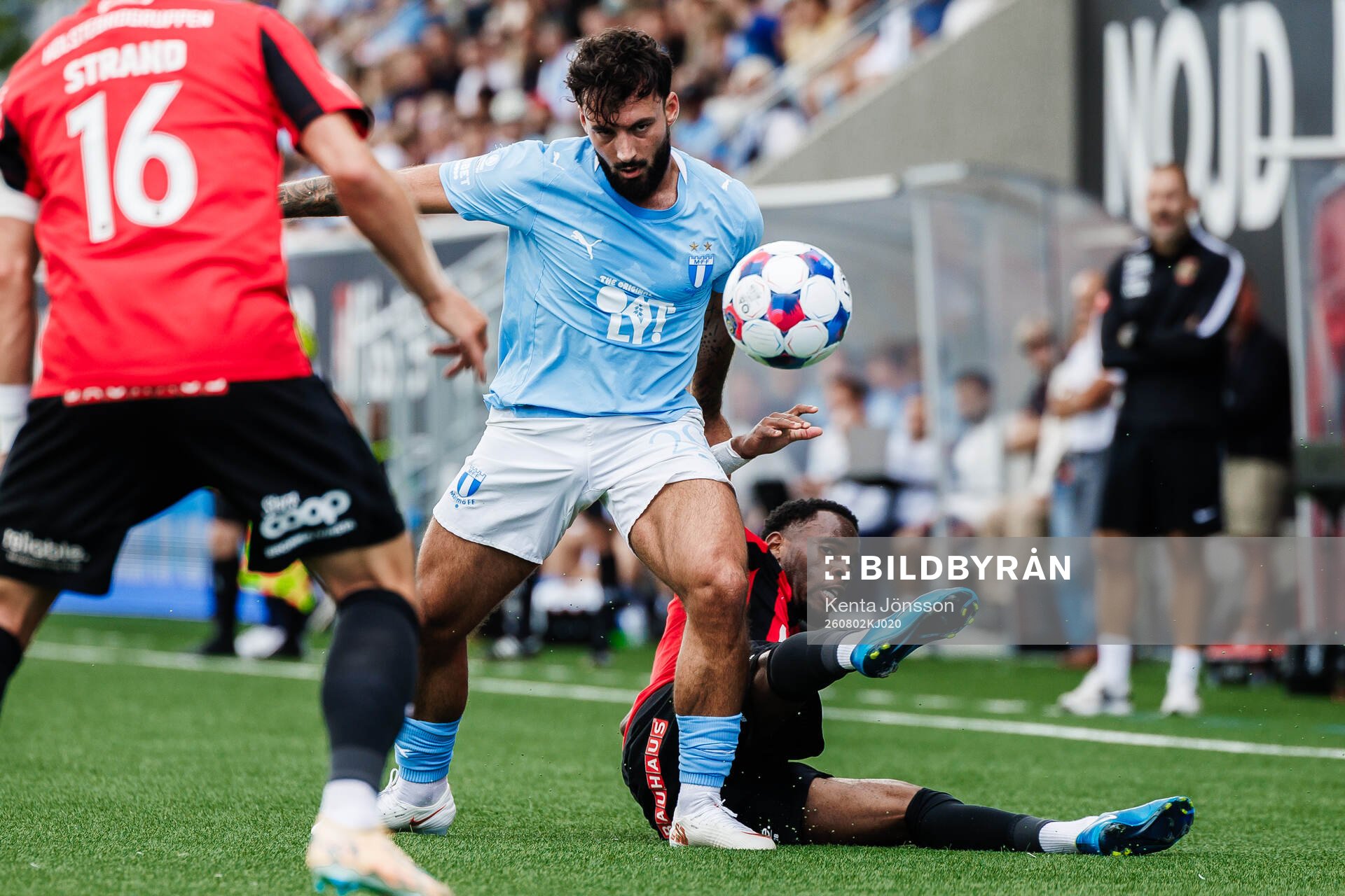 Malmö FFs Sead Haksabanovic och Brommapojkarnas Obilor
