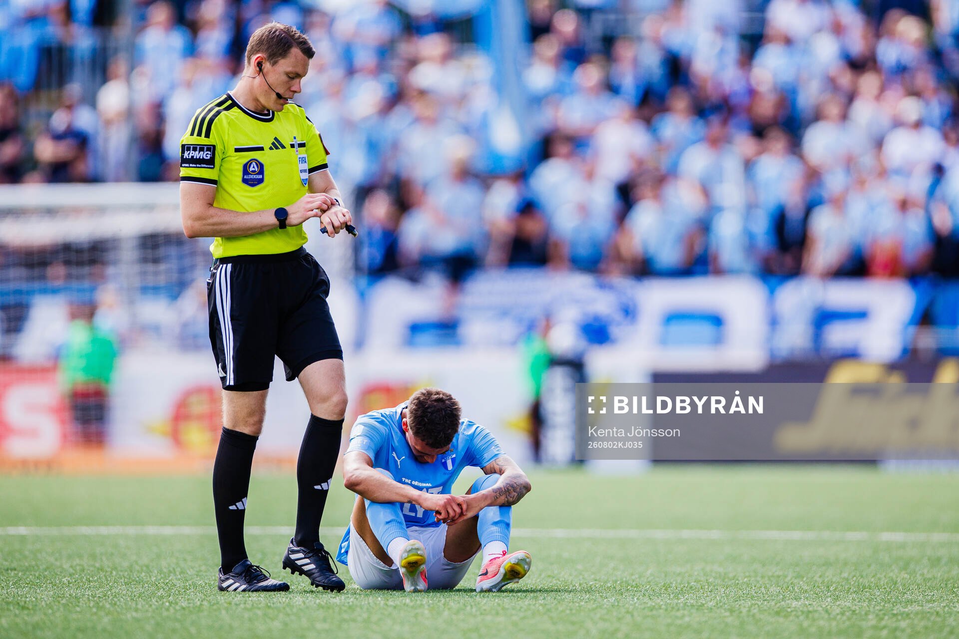 Malmö FFs Noah Åstrand John har ont