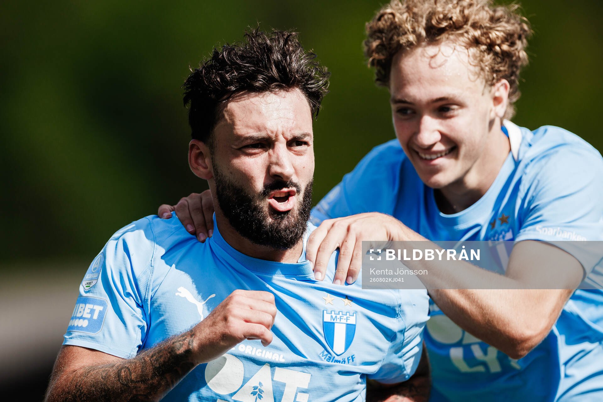 Malmö FFs Sead Haksabanovic och Anton Höög jublar