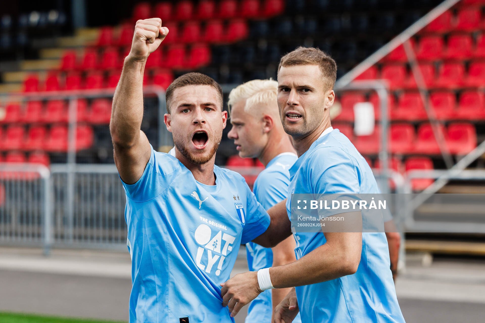 Malmö FFs Gabriel Busanello och Diego Garcia jublar