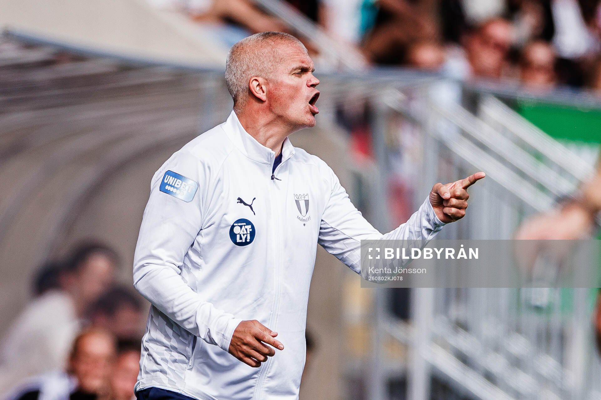 Malmö FFs tränare Gaute Helstrup reagerar