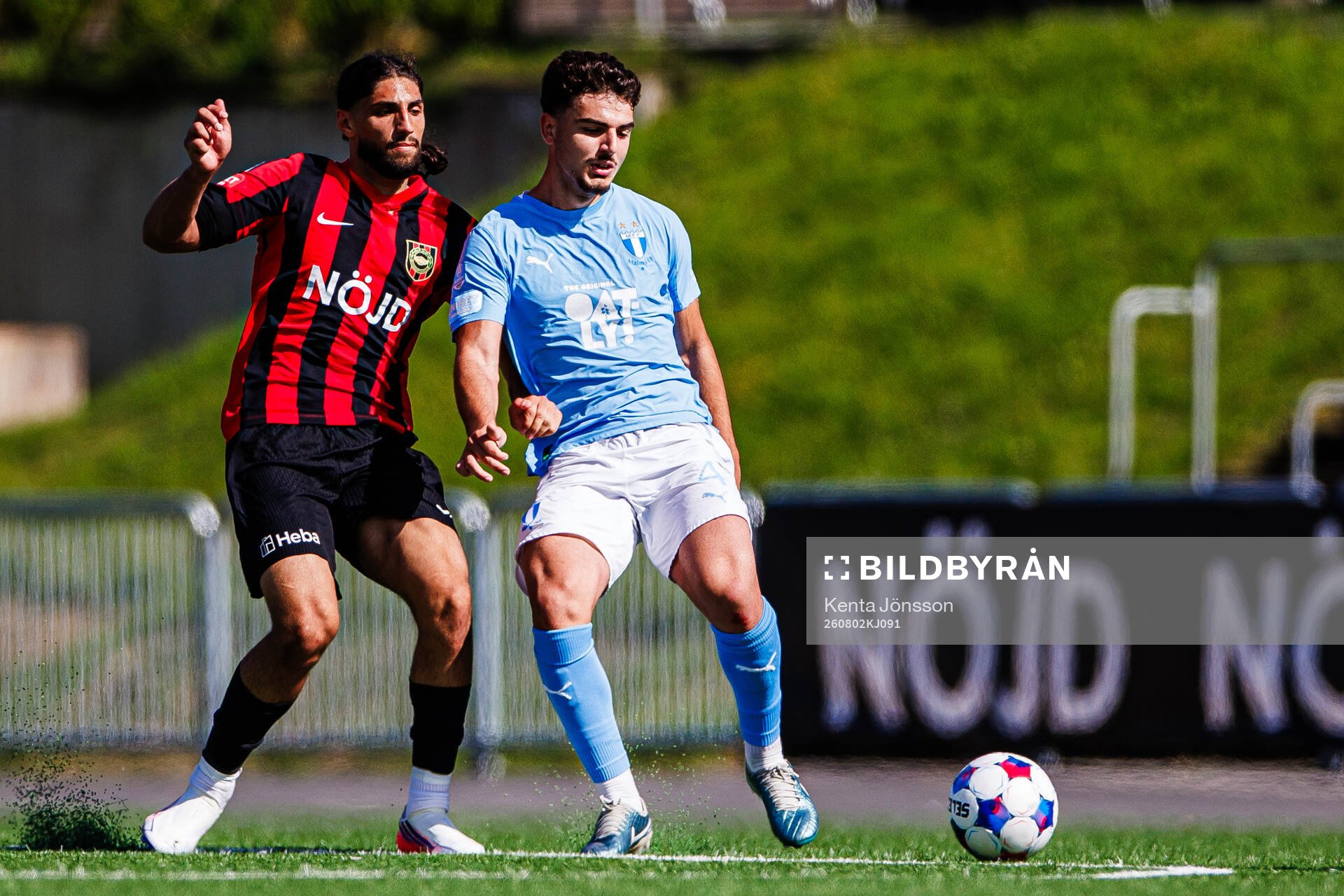 Brommapojkarnas David Isso och Malmö FFs Bleon Kurtulus