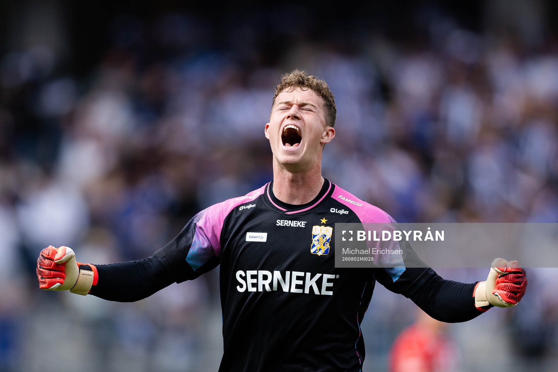IFK Göteborgs målvakt Viktor Andersson jublar