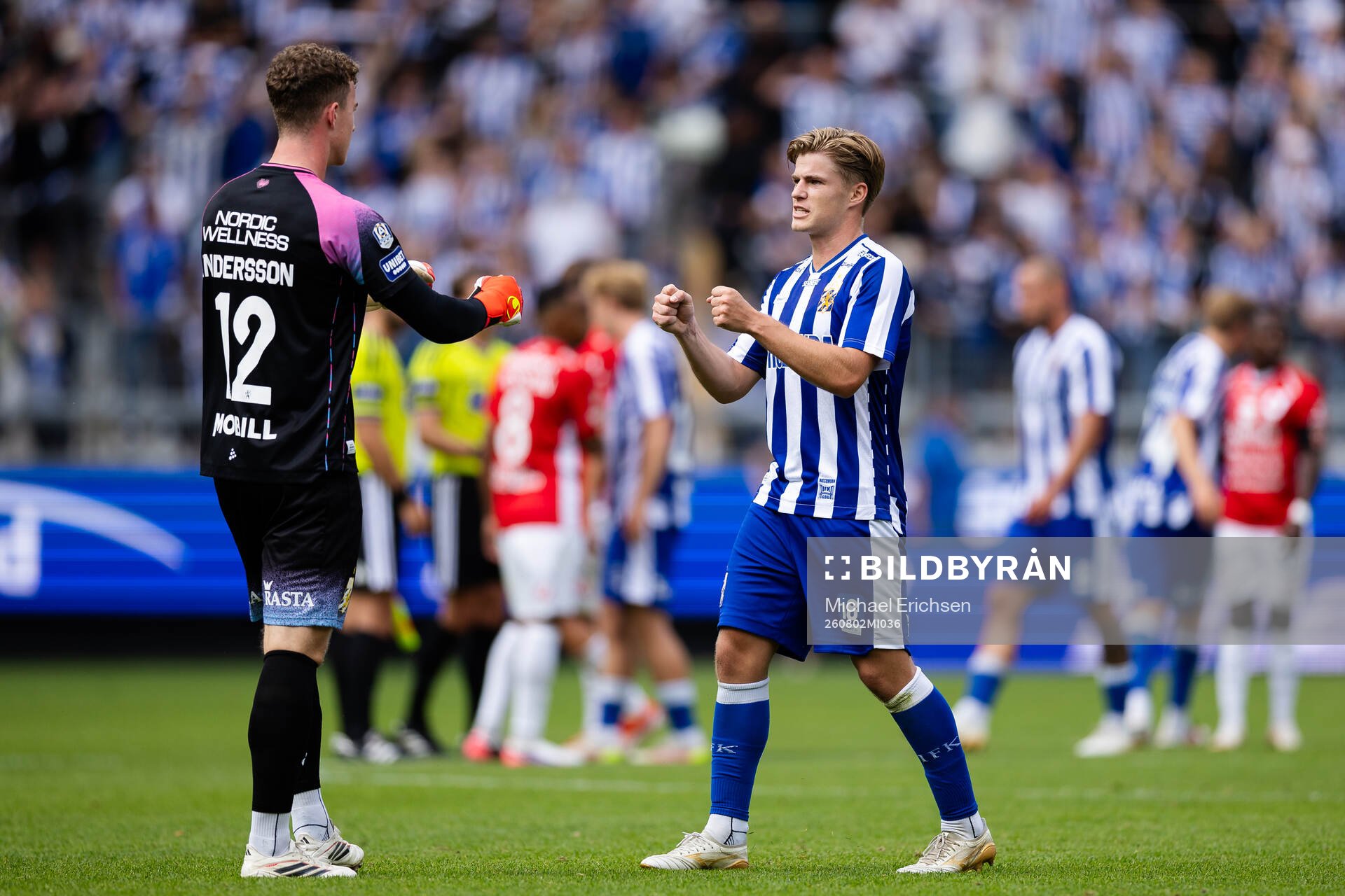 IFK Göteborgs målvakt Viktor Andersson och Felix Eriksson