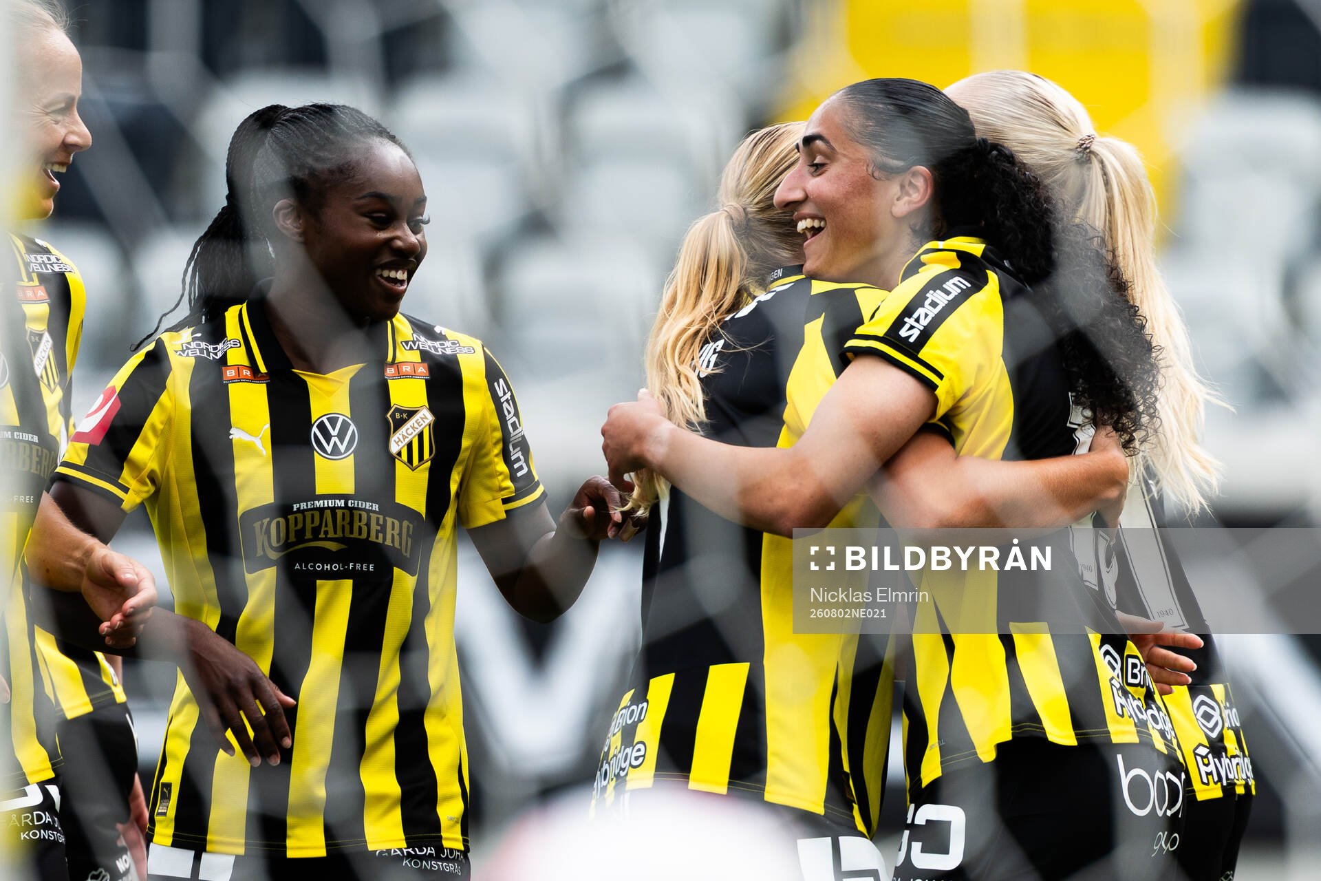 Häckens Nesrin Akgun jublar