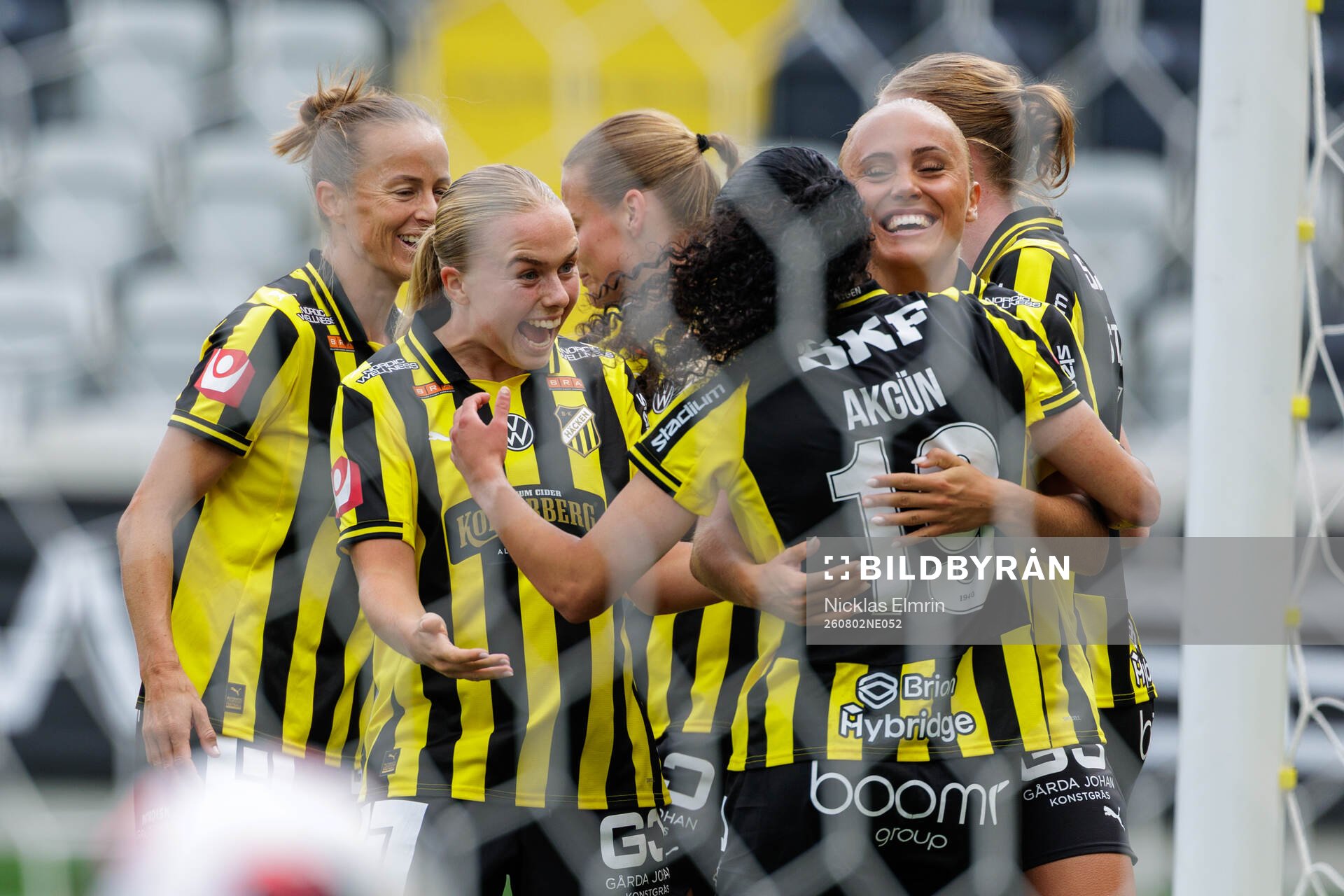 Häckens Nesrin Akgun jublar