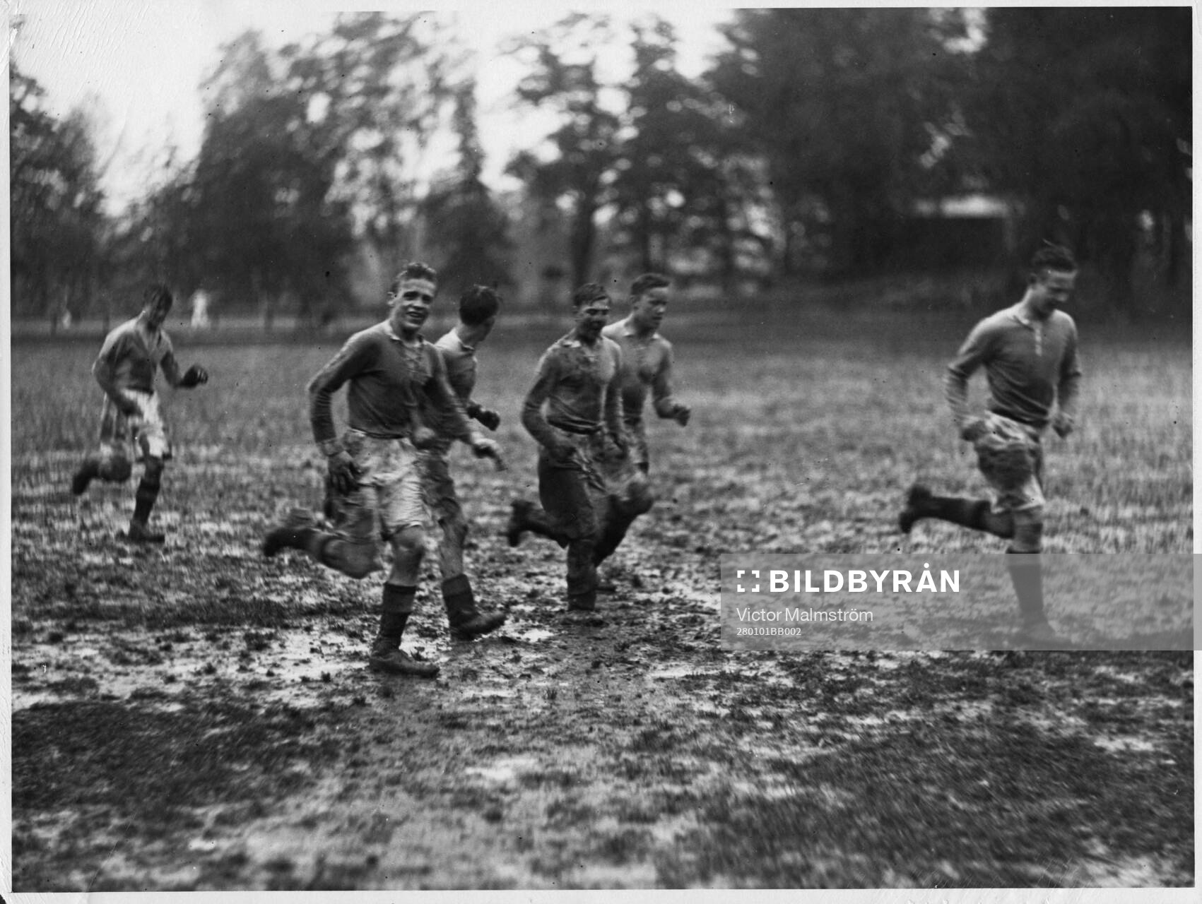 Fotboll, Östermalms Idrotts plats. En regnings dag 1928 i