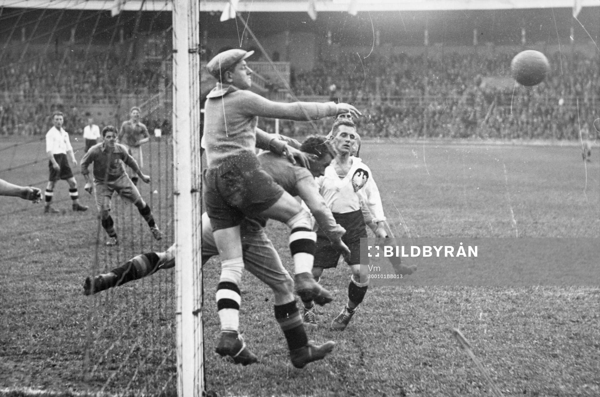 Fotboll, Federationsmatchen Sverige- Polen. 1930. Pära