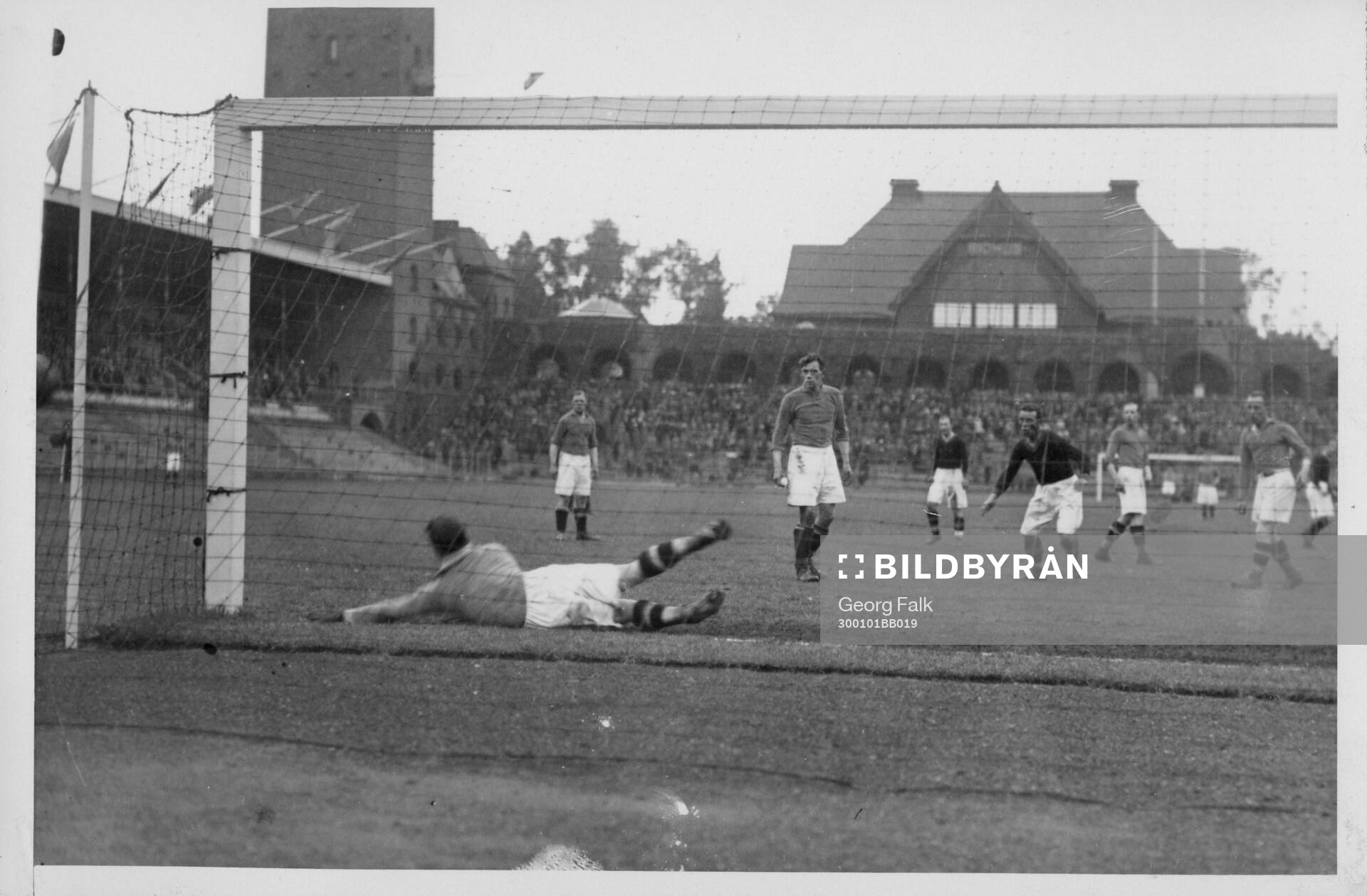 Fotboll, AIK - Malmö. Per Pära Kaufeldt AIK. 1930.