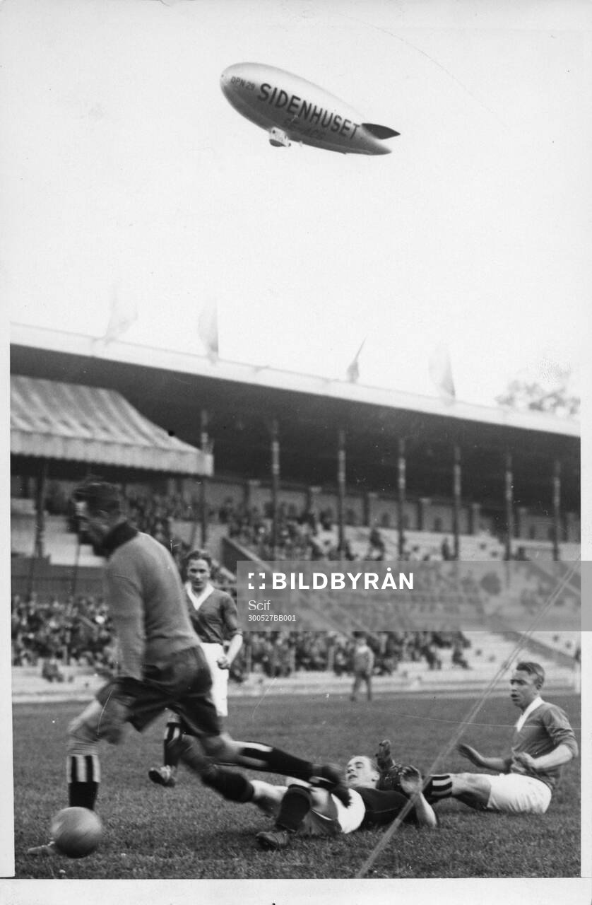 Fotboll, AIK - Drafn. Stockholms Olympiastadion.
