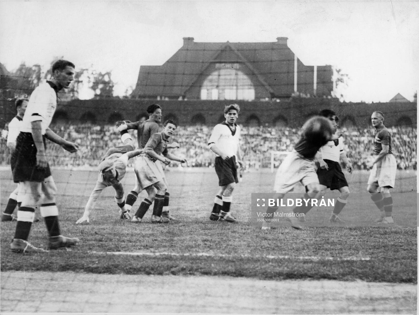 Fotboll, Sverige - Tyskland 30/6 1935. Sveriges andra mål