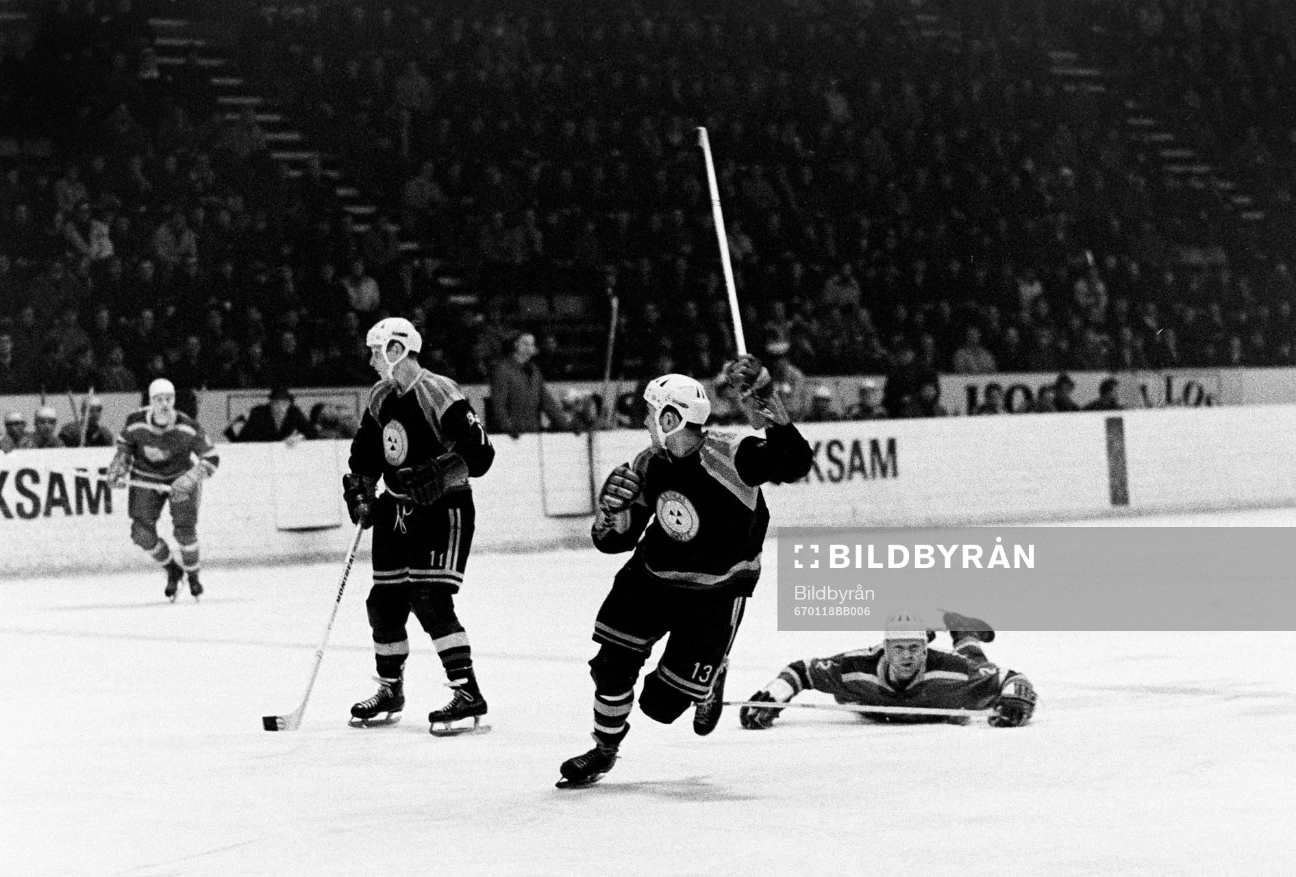 Jubel i Brynäs och Roland Stoltz, Djurgården på magen