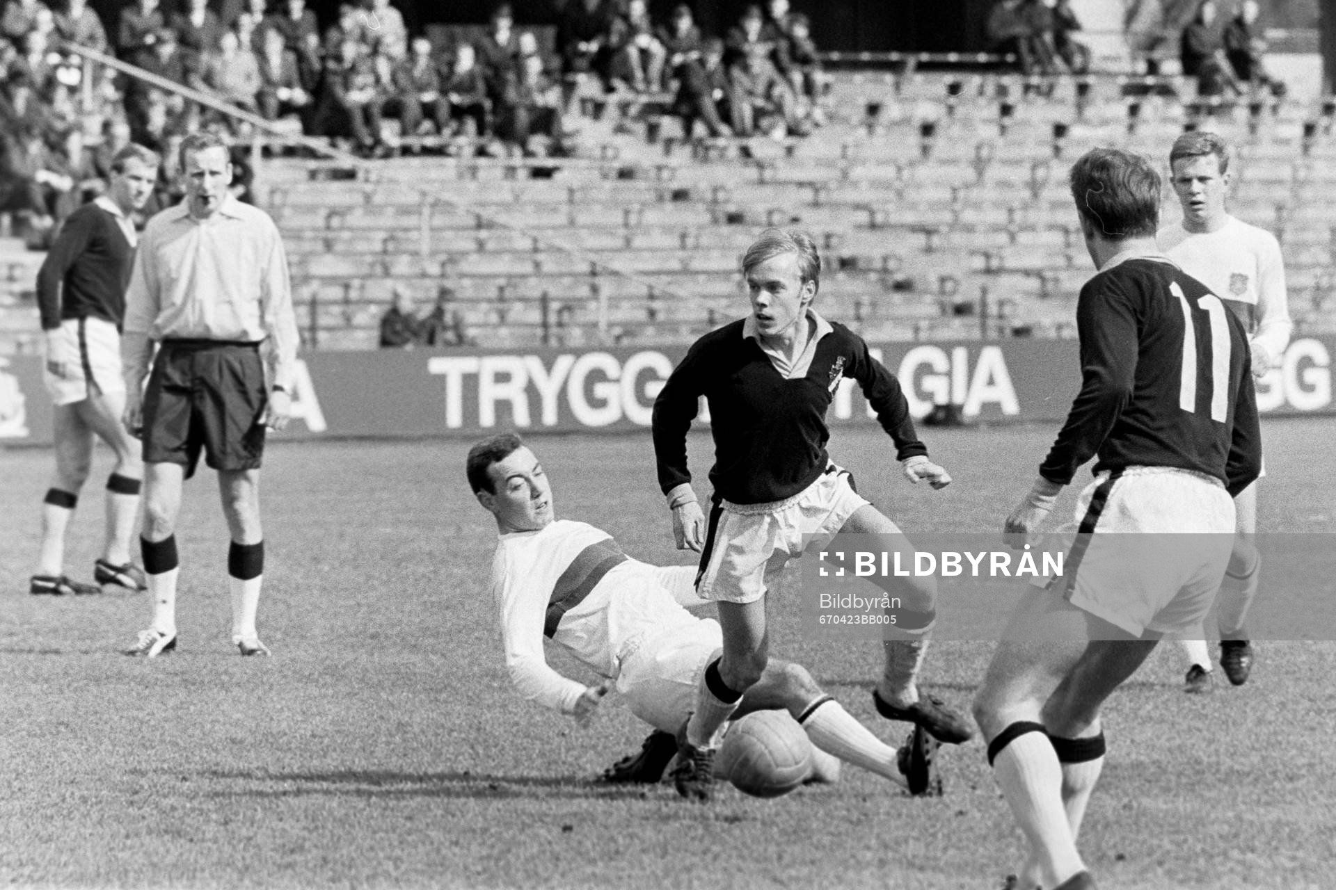 Björn Carlsson, AIK med bollen