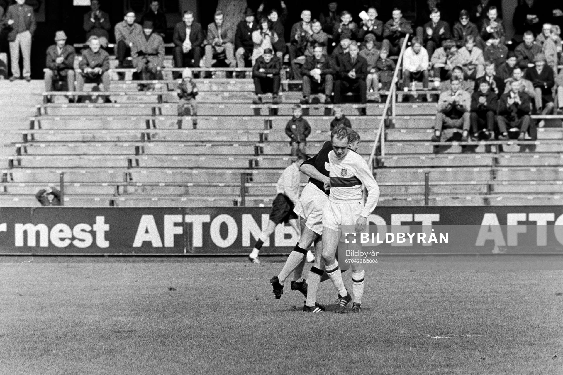Fotboll, Allsvenskan, AIK - Gais, 2-0: Vänskapligt på planen.