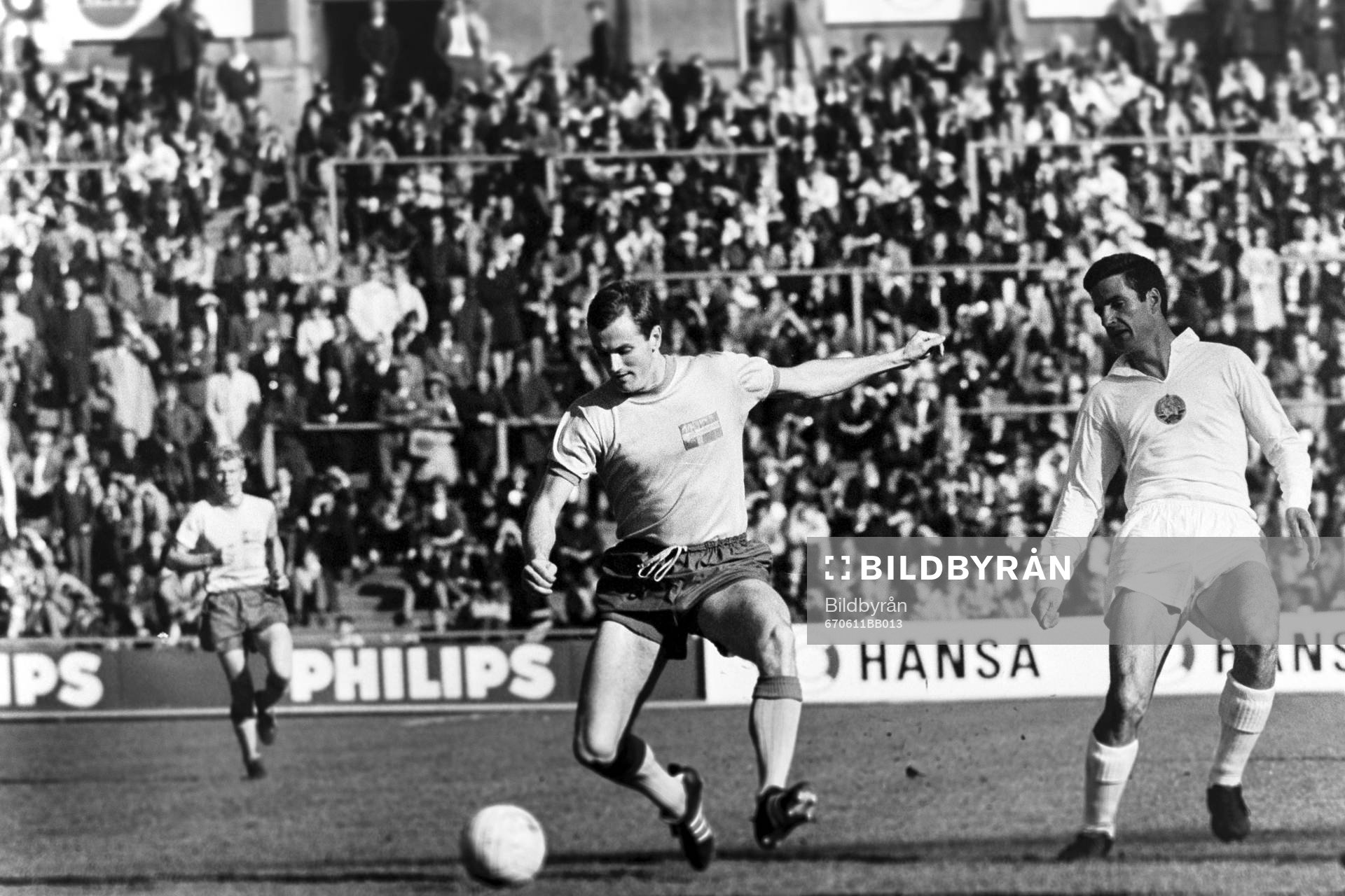 Inge Danielsson, Sverige med bollen