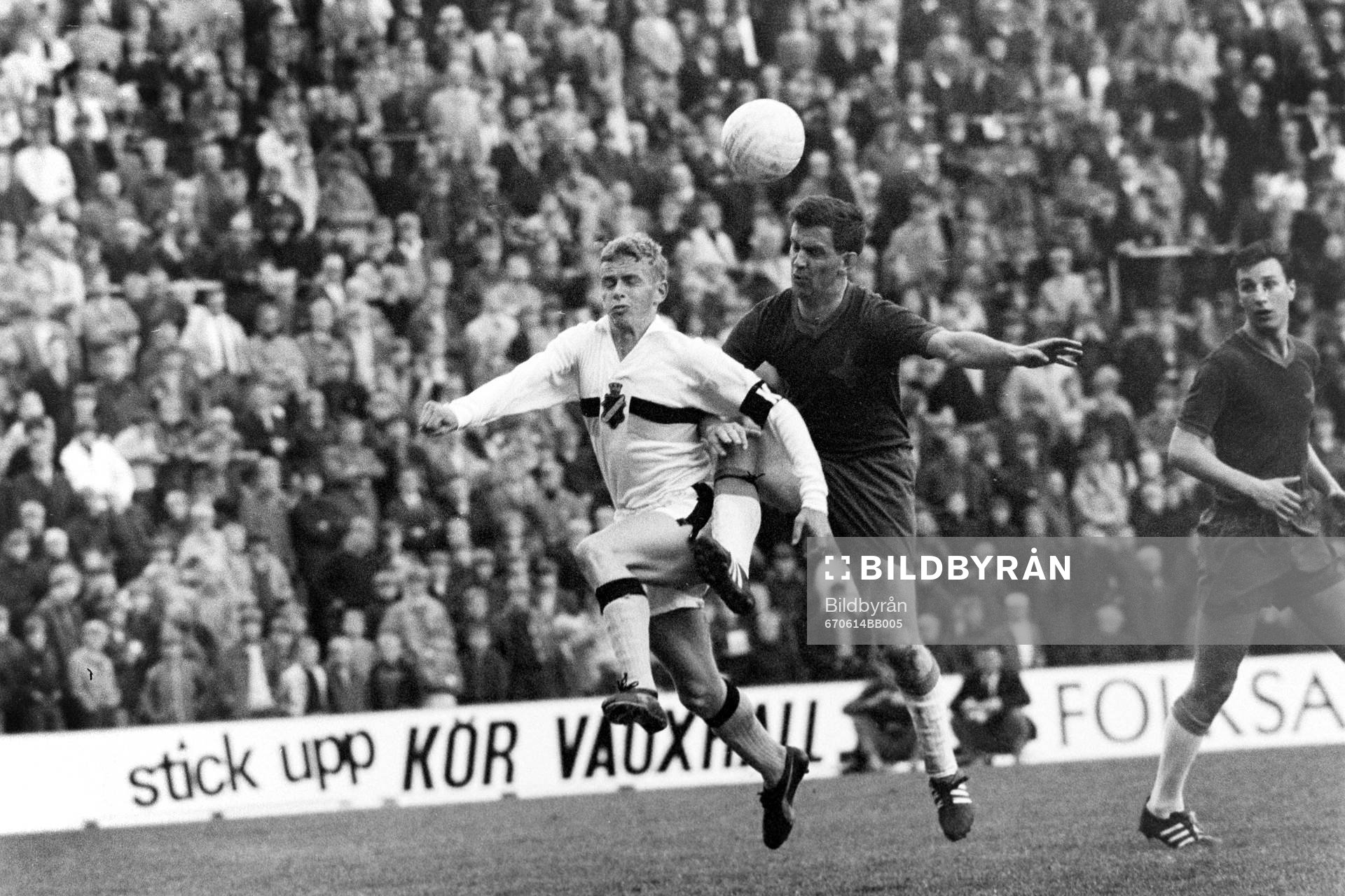Jim Nildén, AIK är först på bollen