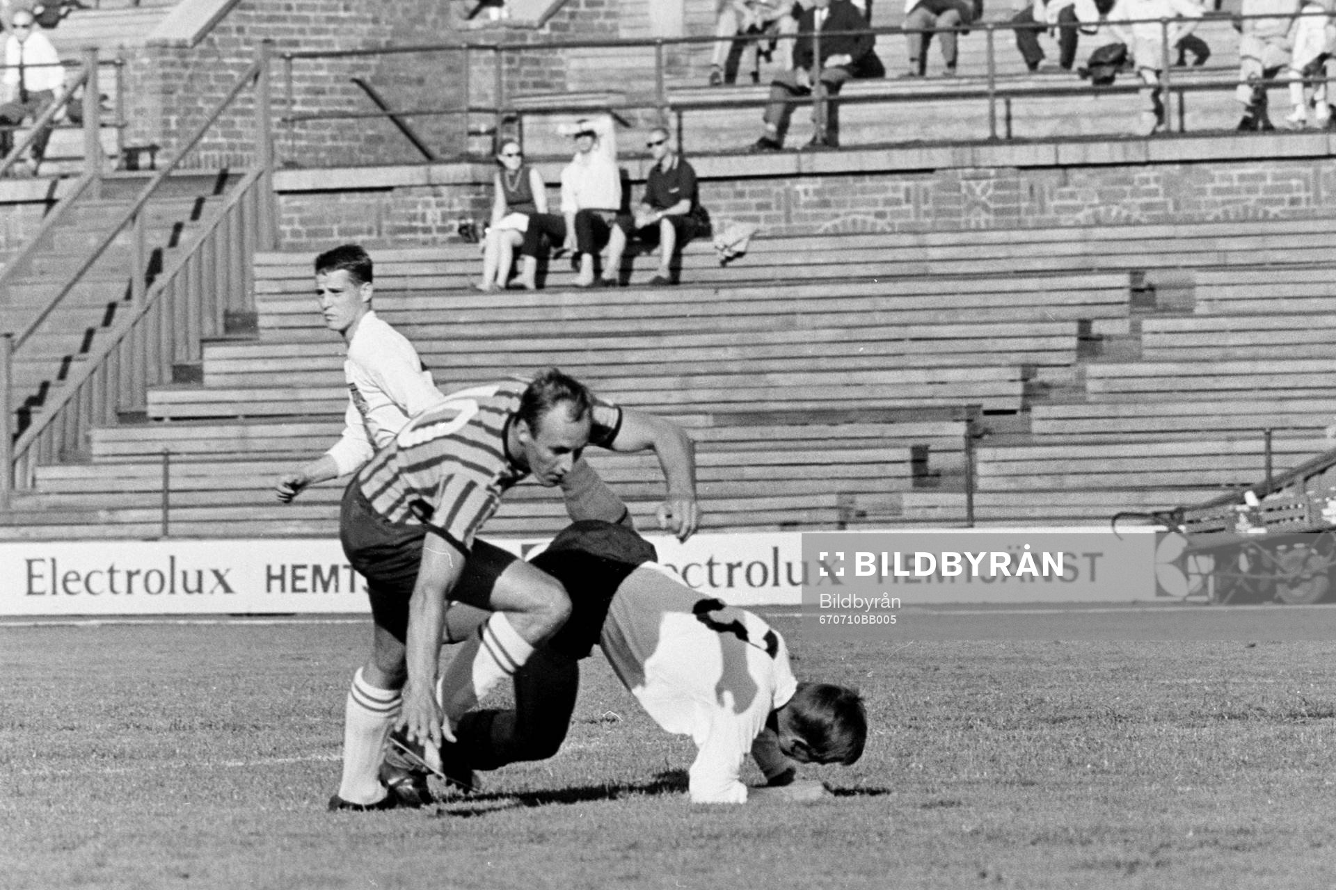 Sven Lindman, Djurgården i kamp om bollen