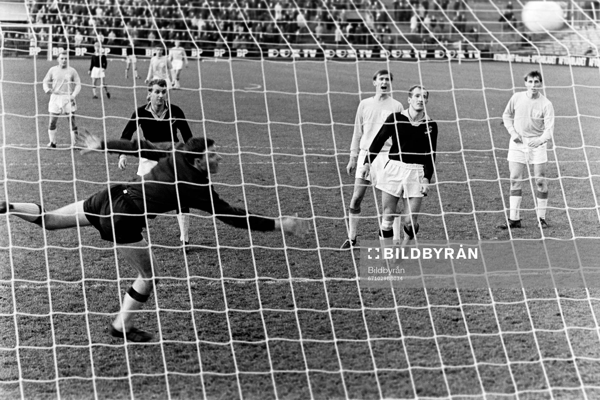 Situation framför Leif Hult, målvakt i AIK