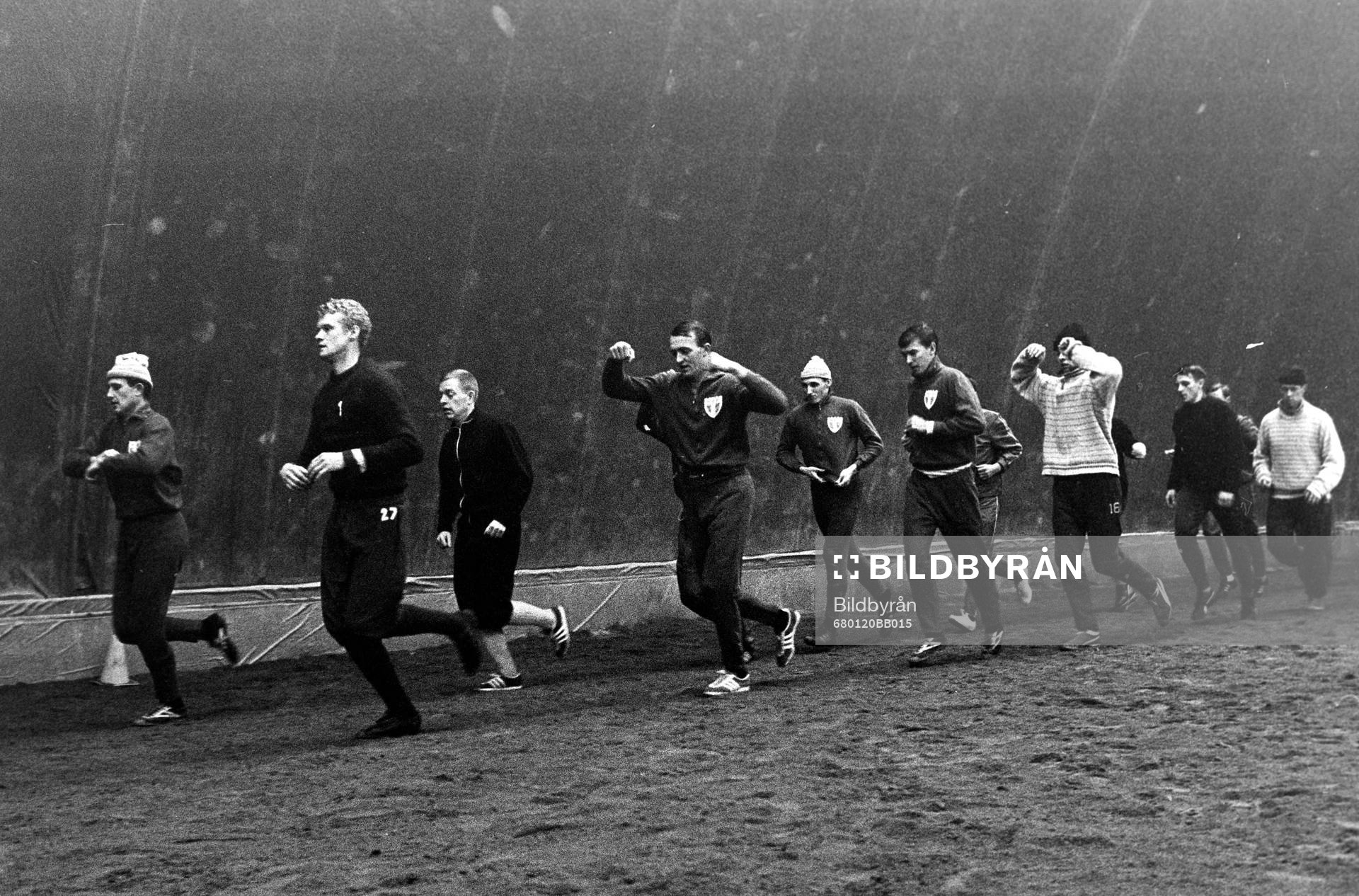 Spelarna joggar