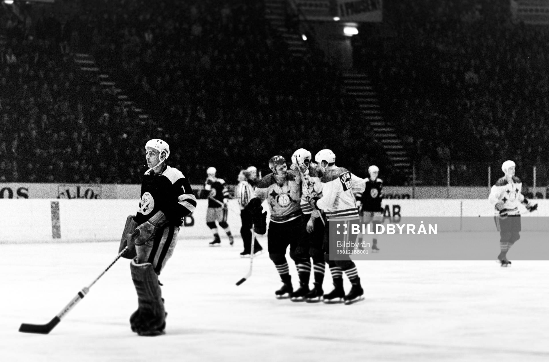 Jubel i Leksand och Leif Holmqvist, målvakt i AIK deppar