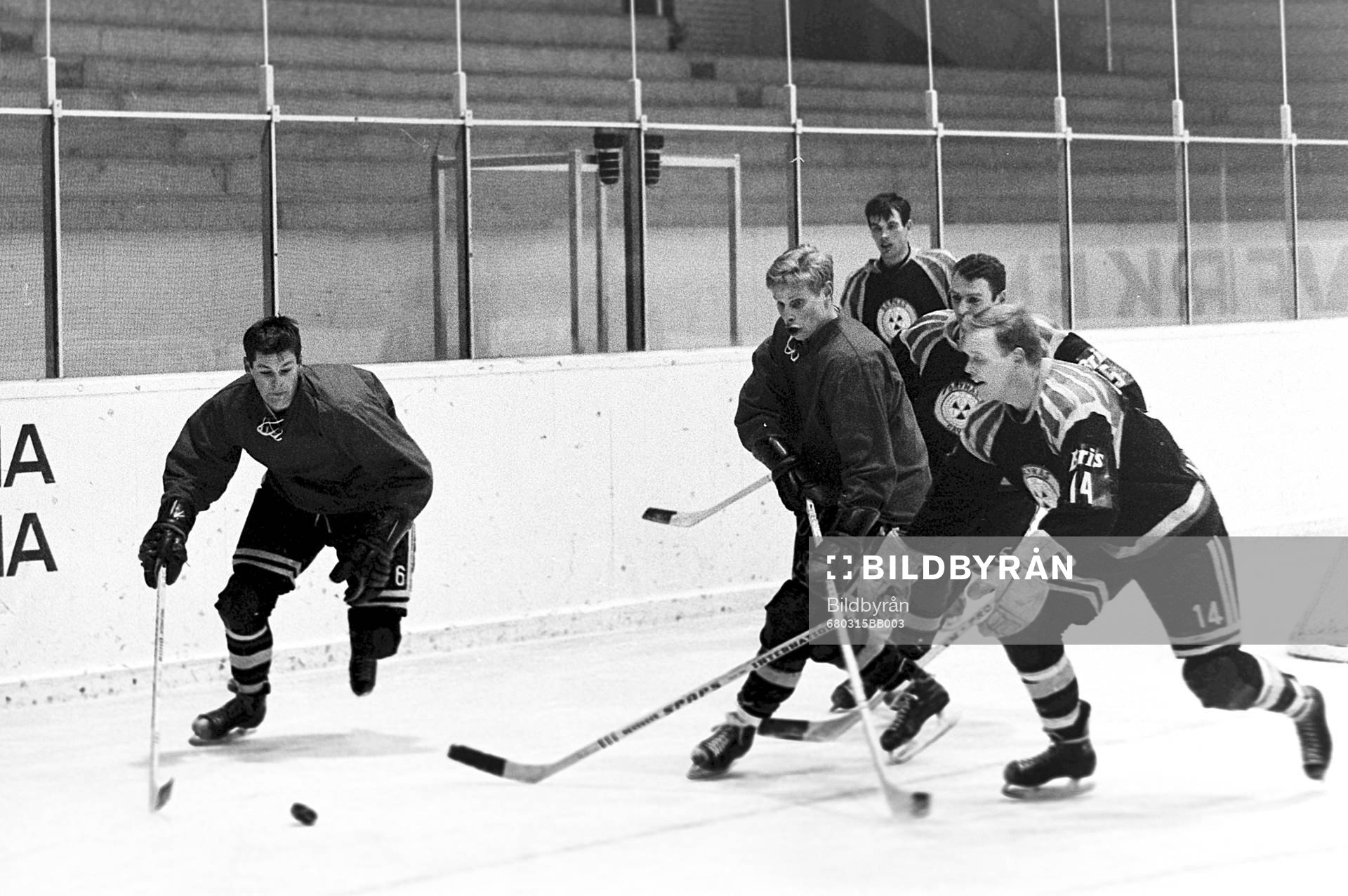 Hans Lindberg i mitten