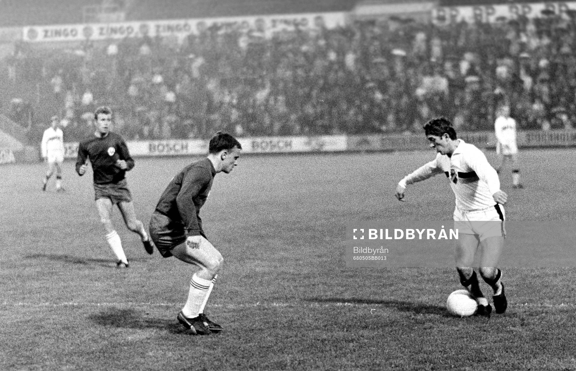 Lennart Backman, AIK med bollen