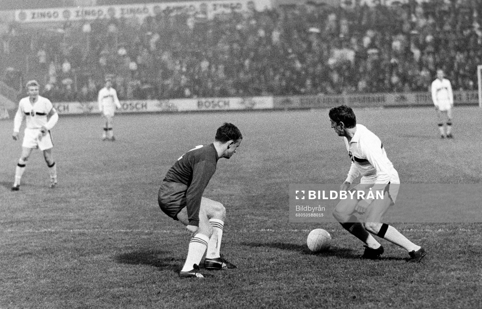 Lennart Backman, AIK med bollen