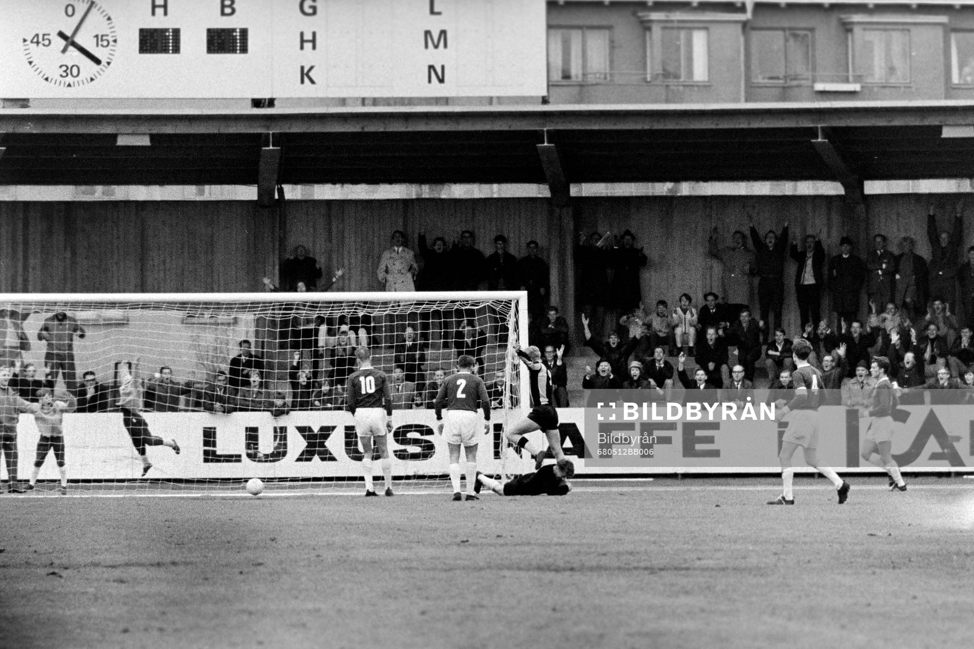 Tom Turesson, Hammarby gör mål på brages målvakt Rolf