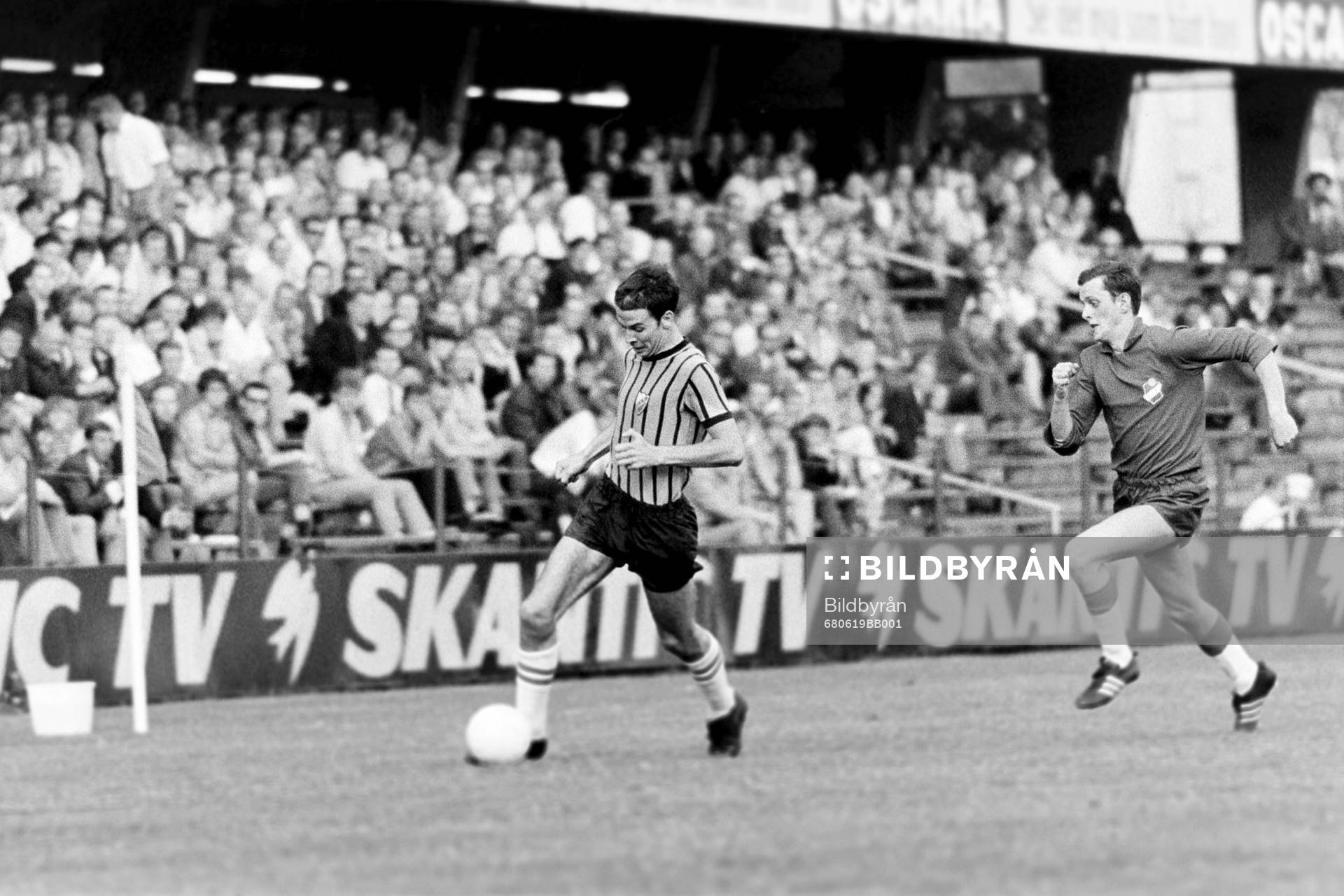 F Fotboll, Allsvenskan, Djurgården - Öster, 2-1: Djurgårdens Claes Cronqvist med bollen.