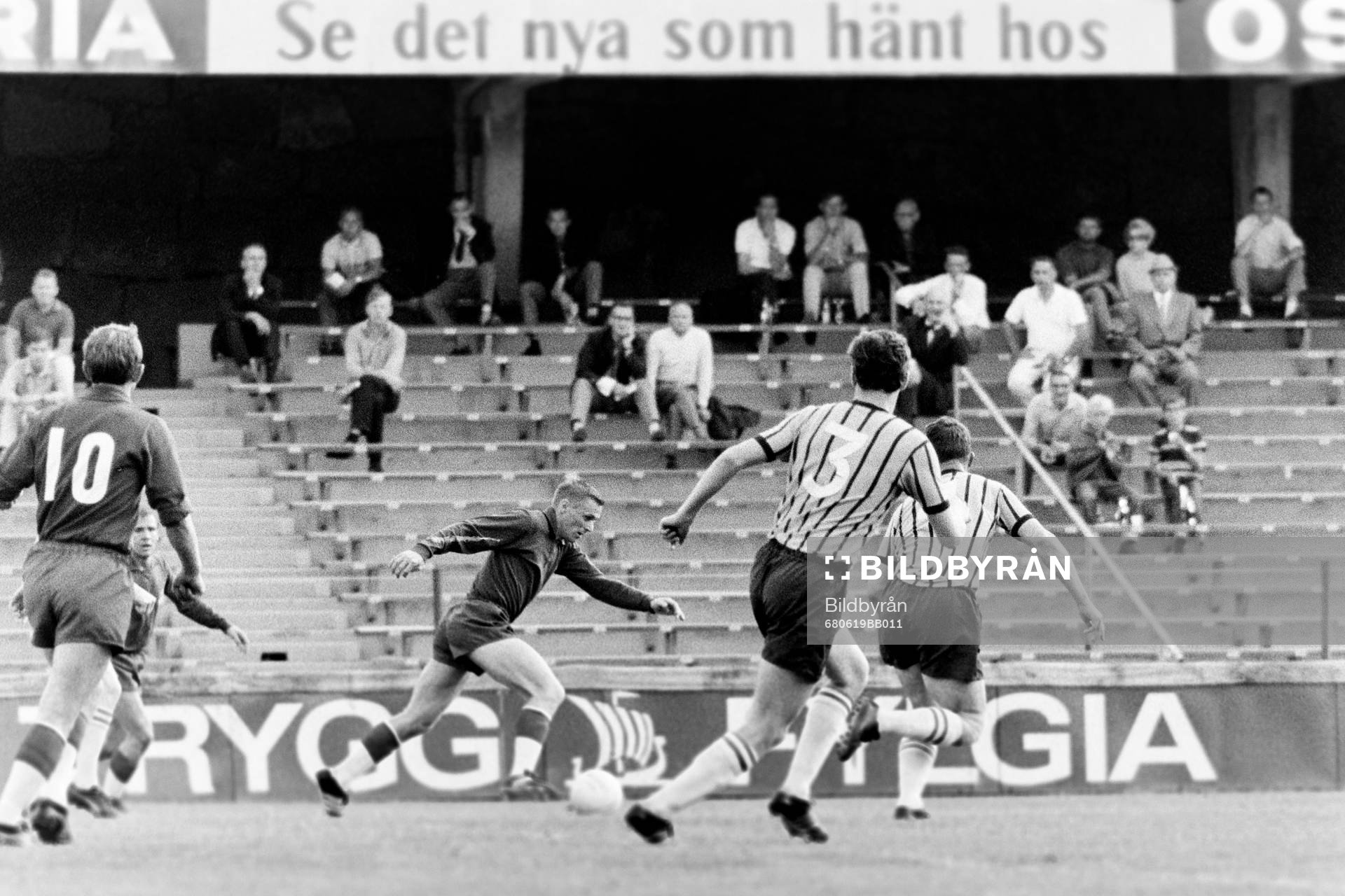 Harry Bild, Öster med bollen