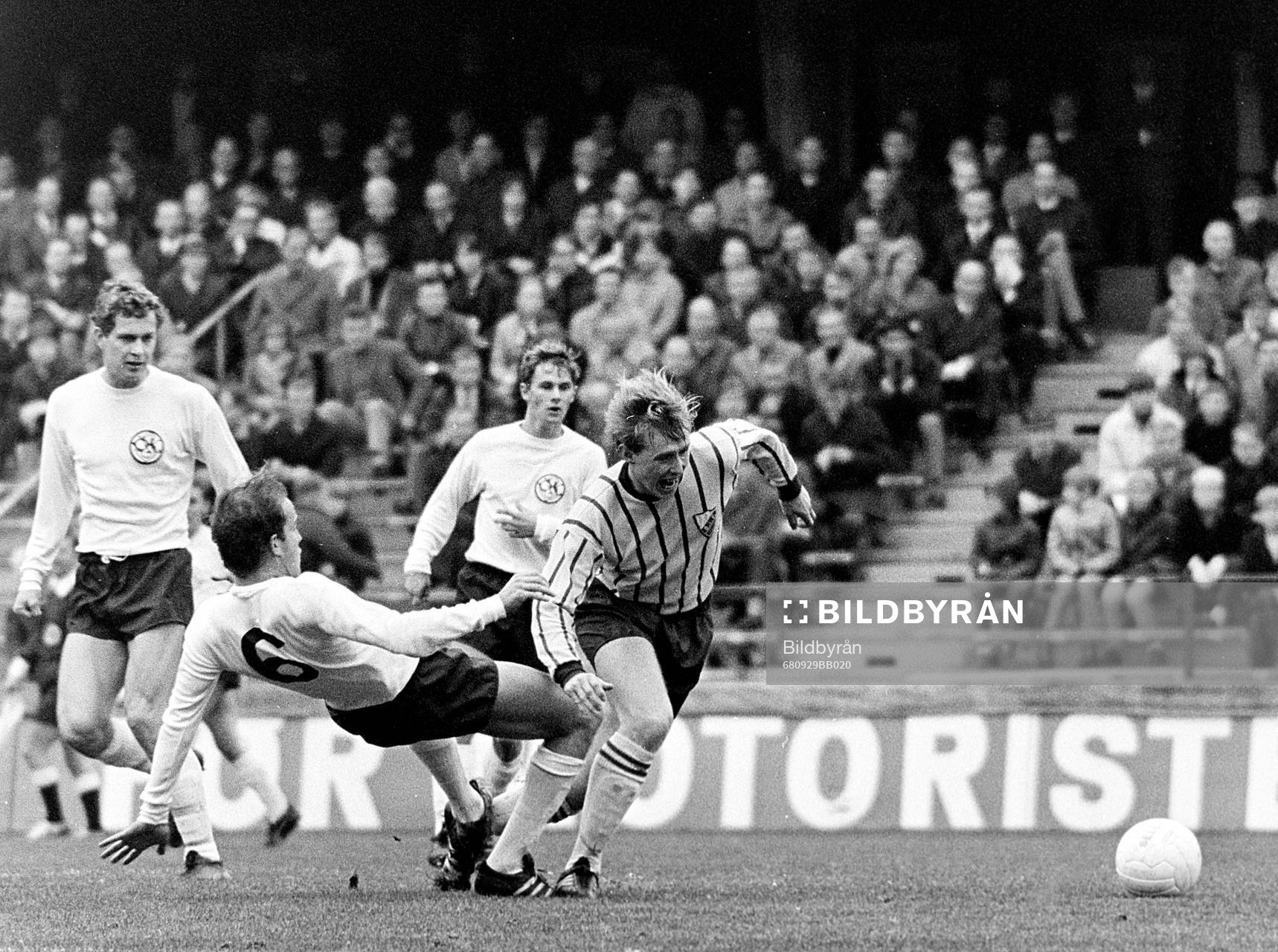 Fotboll, Allsvenskan, Djurgården - Örebro, 1-3: Kamp om bollen.