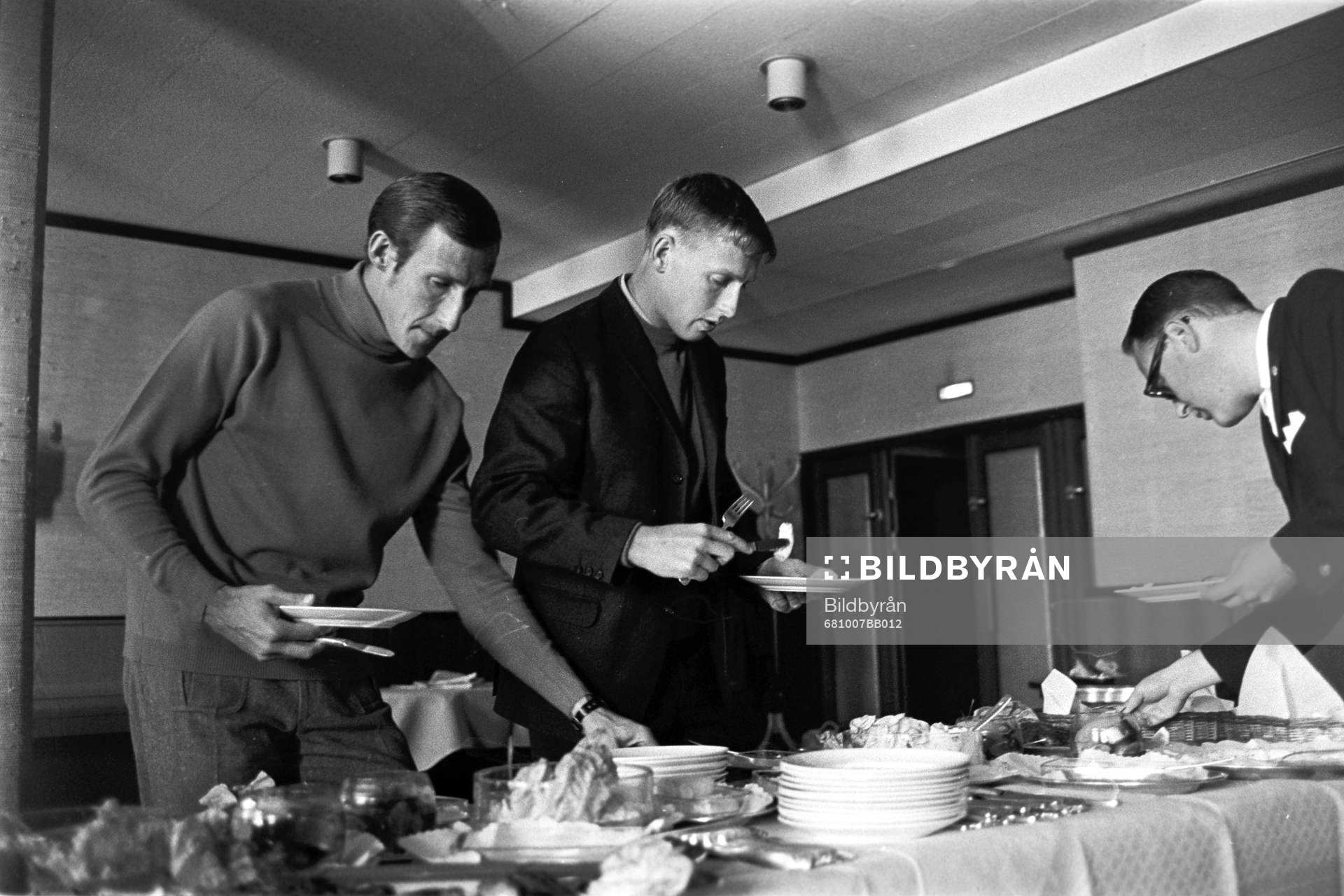 Kurt Axelsson och Örjan Persson i restaurangen