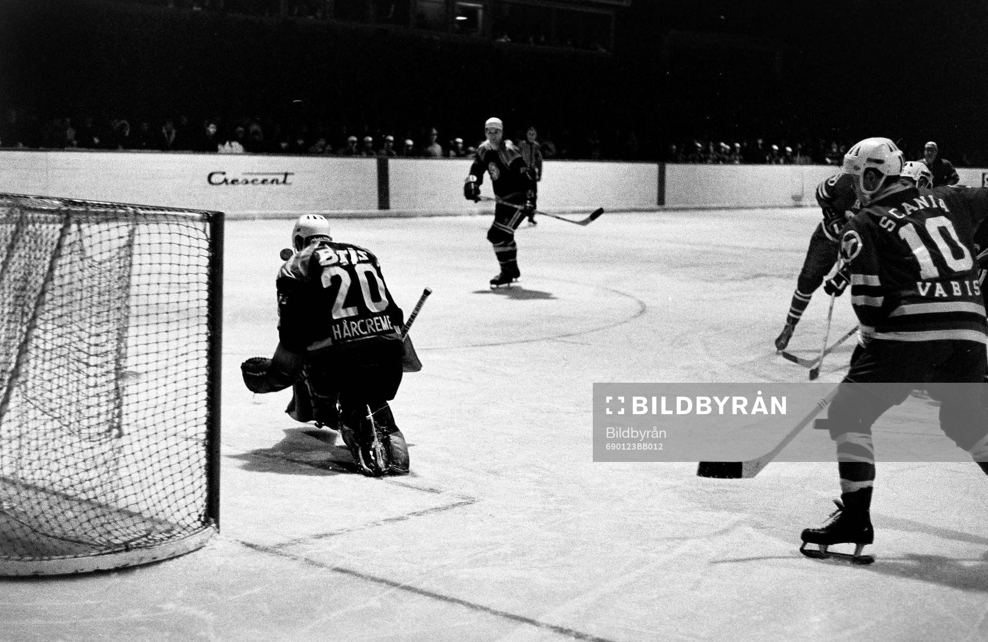 Situation framför William Löfqvist, målvakt i Brynäs