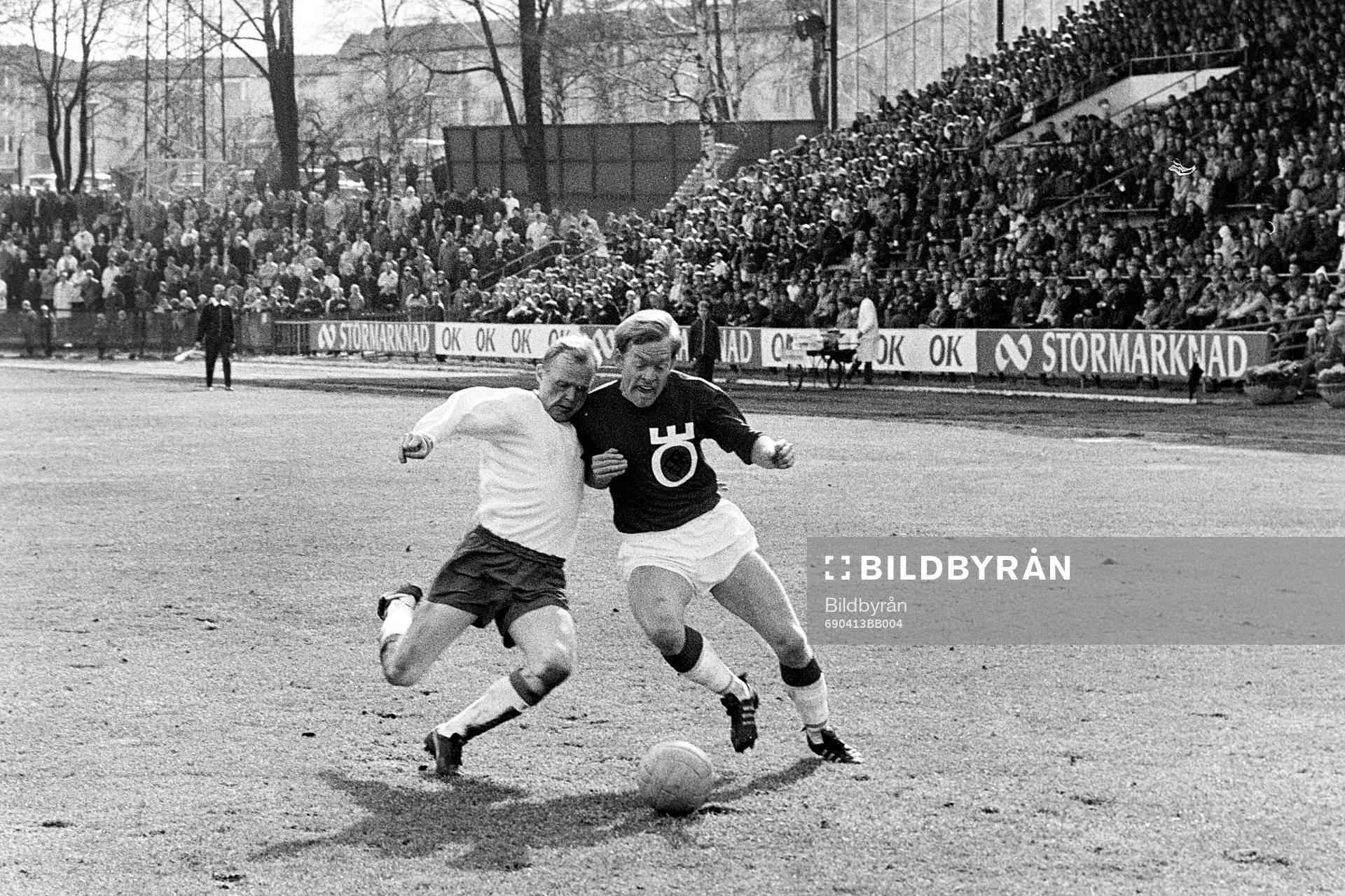 Leif Eriksson, Örebro till höger i kamp om bollen