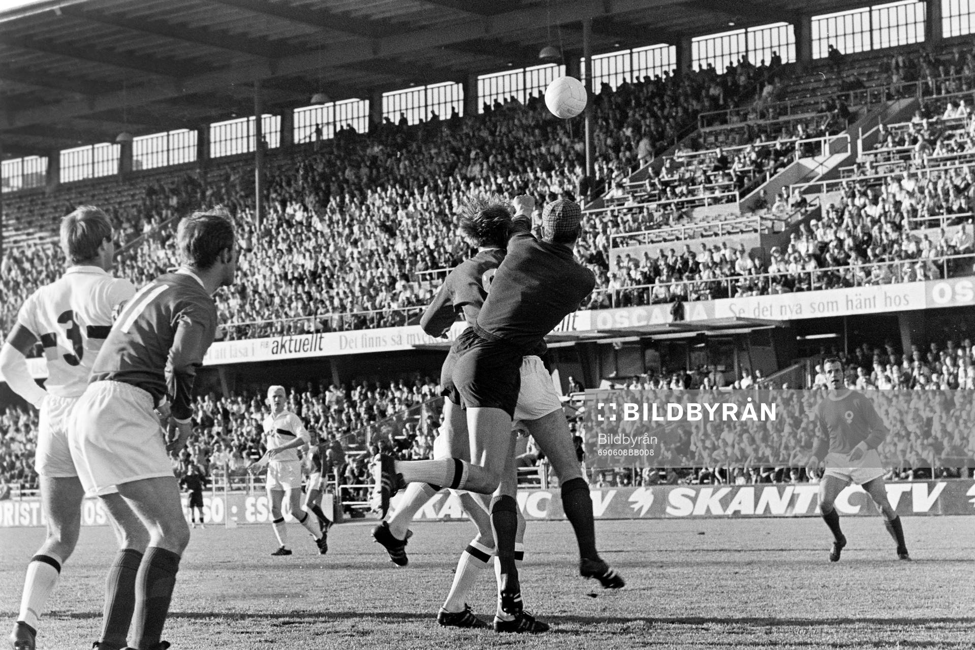 Situation framför AIK:s målvakt Leif Hult