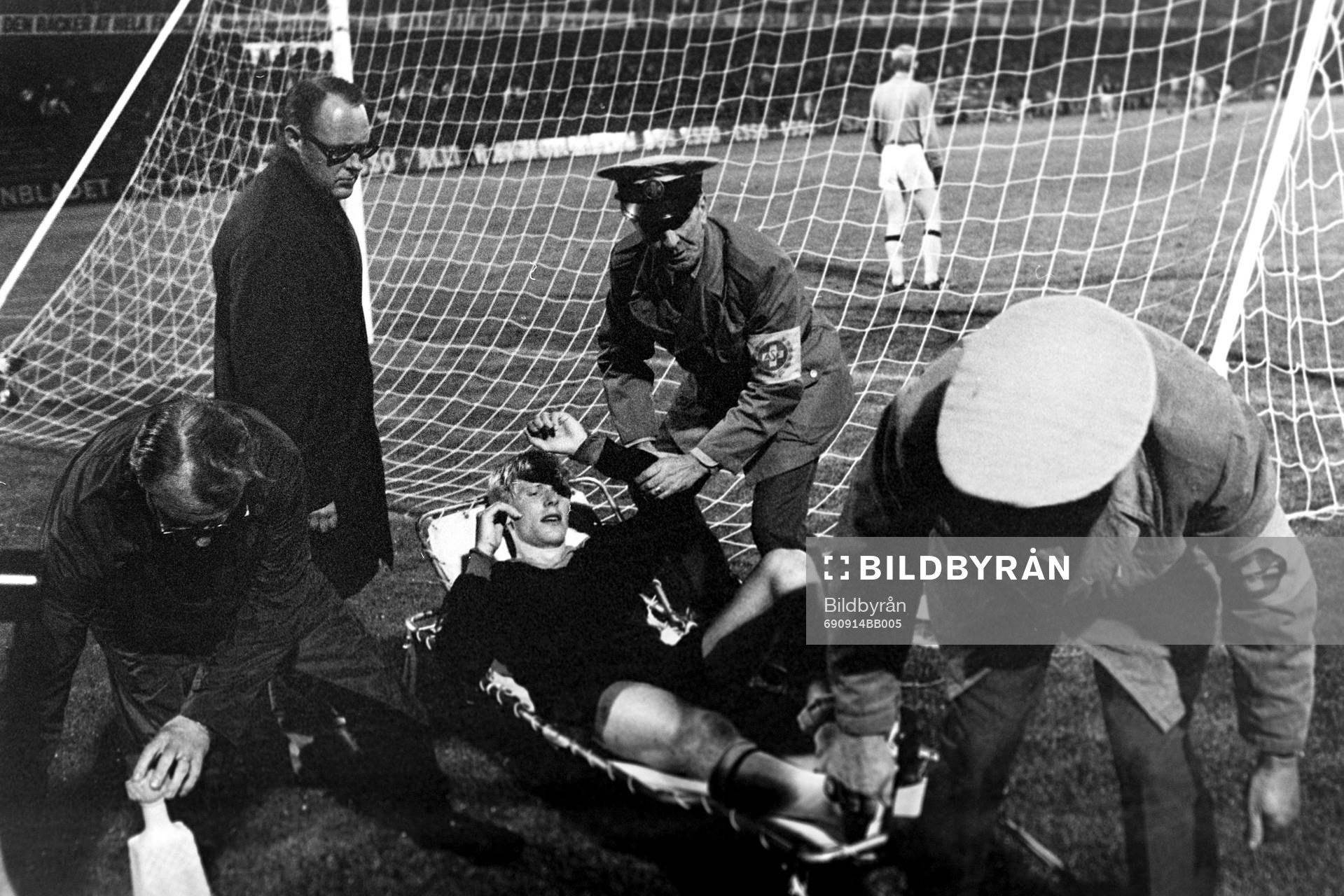 AIK:s målvakt Ronny Gustafsson blev han allvarligt skadad