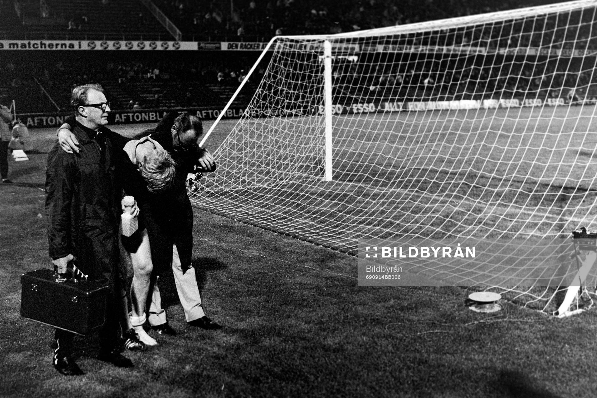 AIK:s målvakt Ronny Gustafsson blev han allvarligt skadad